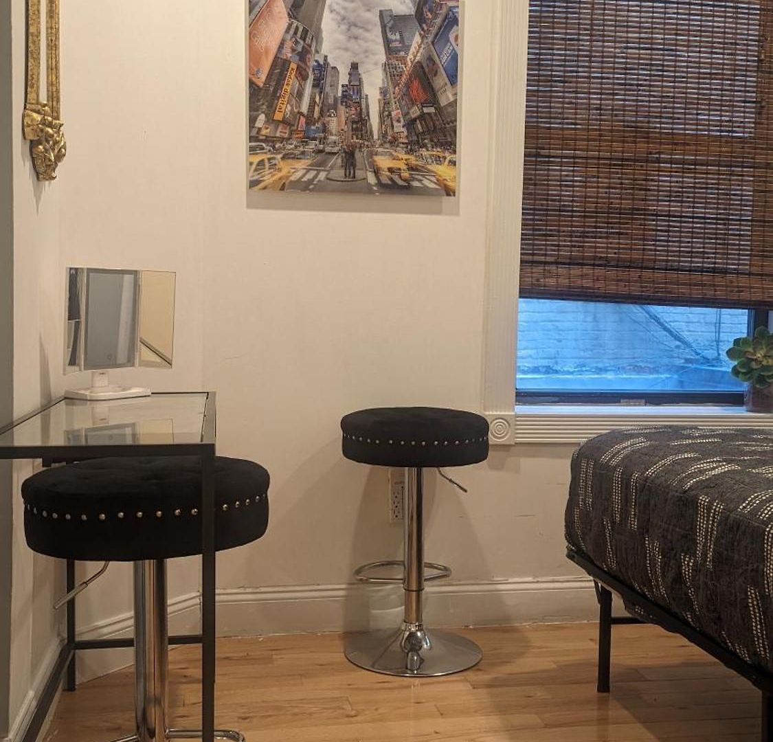 Park East And Museums Homestay