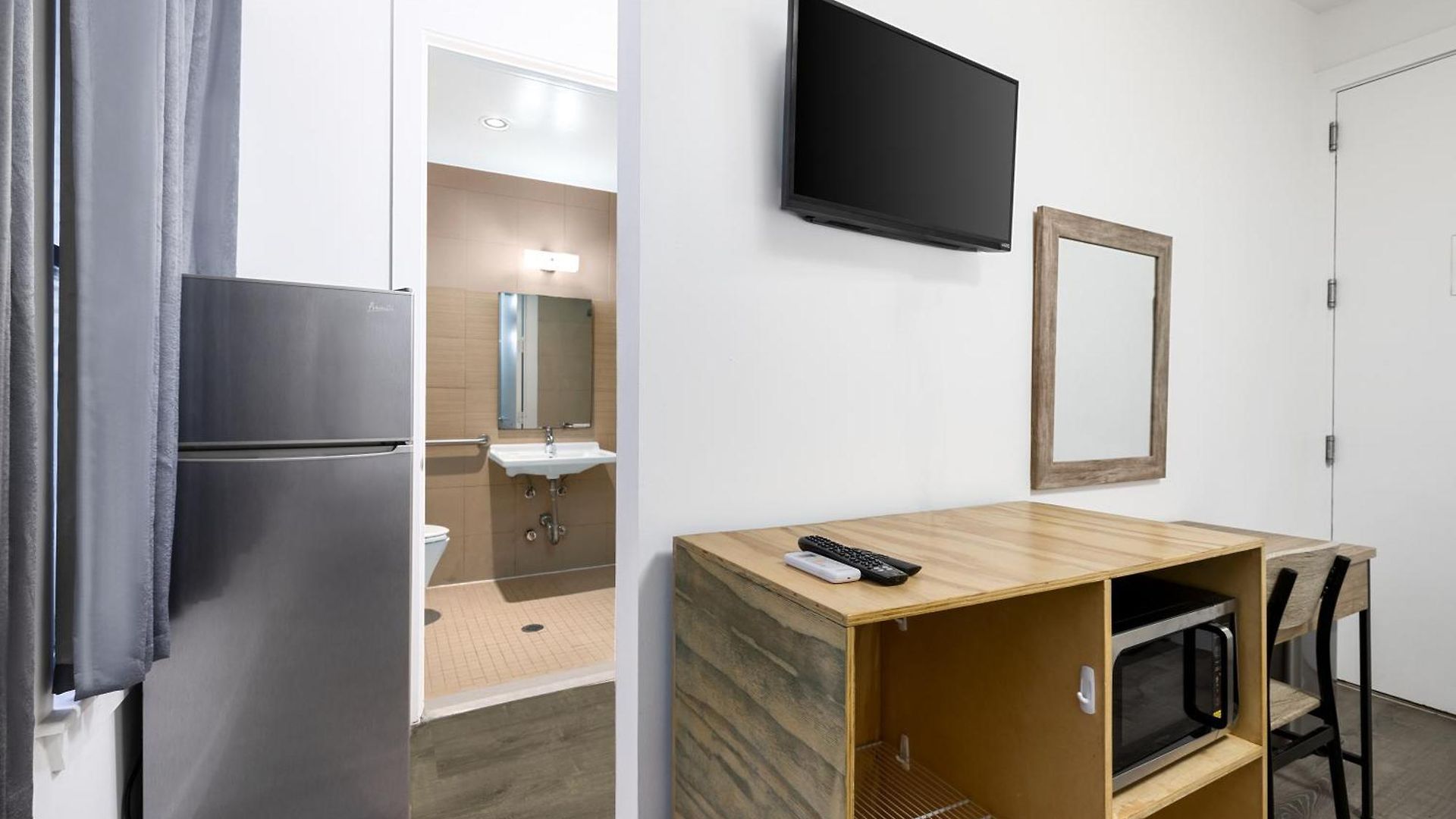 27 By Luxurban Hotel 3*