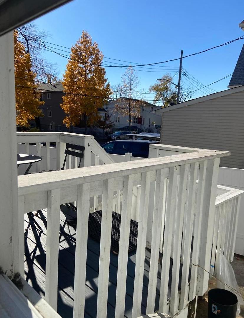 Cozzy With Private Entrance And Drive Way