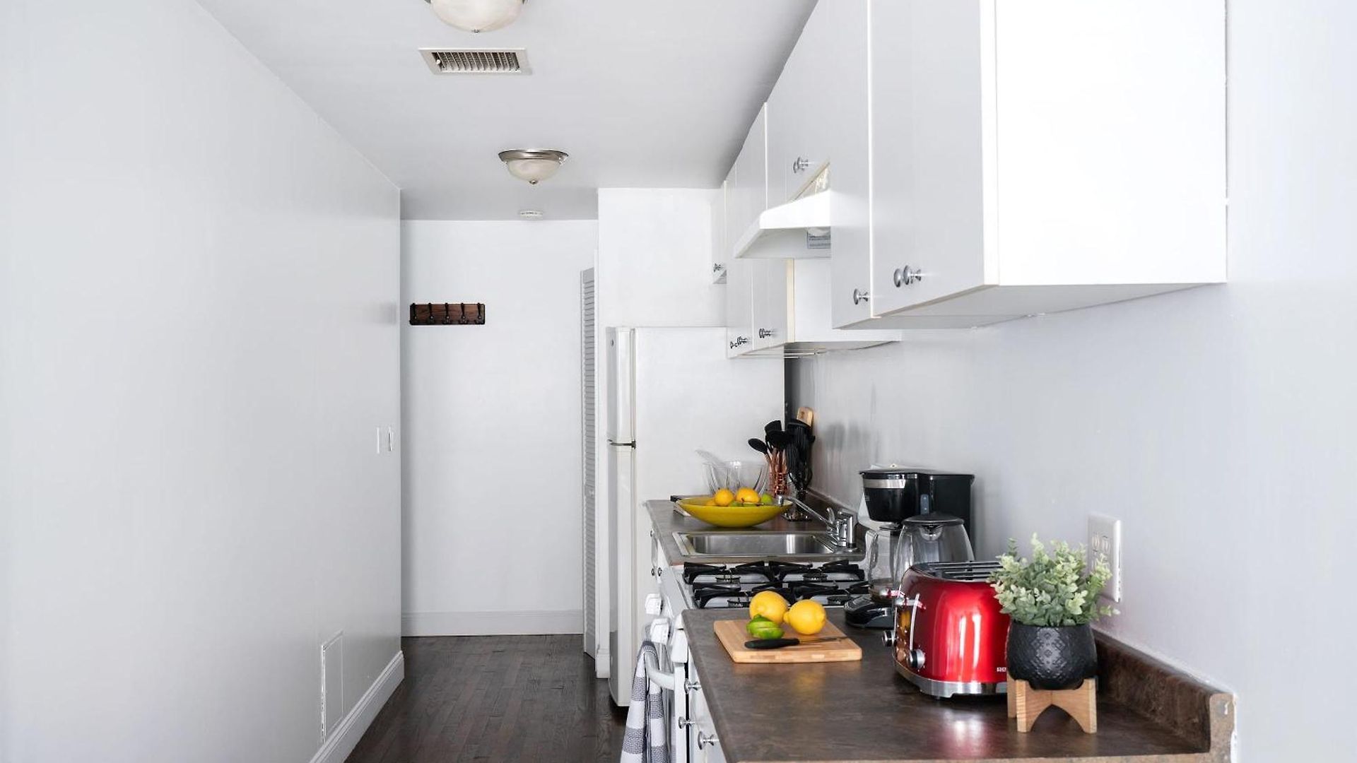 Apartment 1435-3-3 Bedrooms 2bath W D Prime Upper East