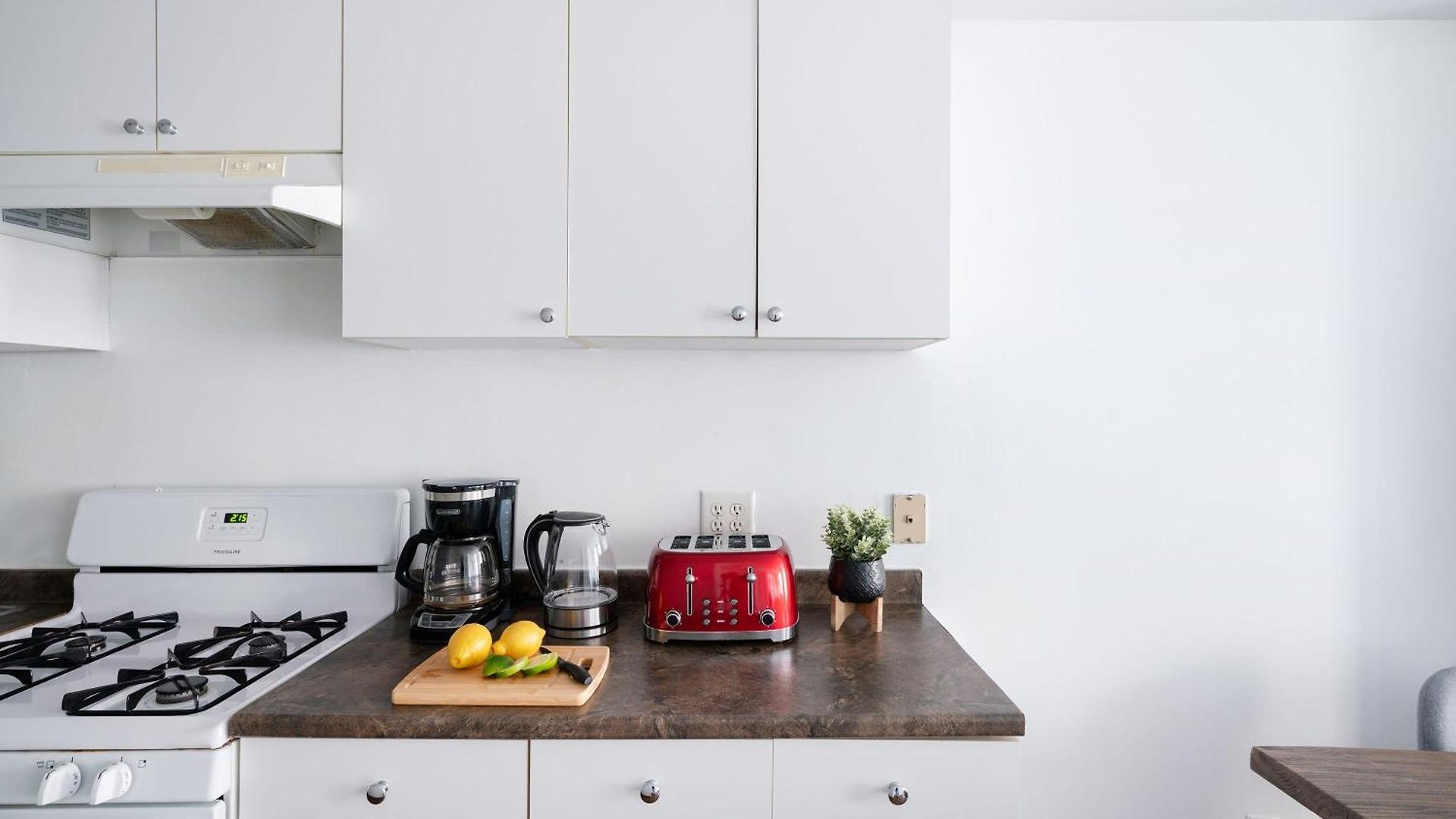 1435-3-3 Bedrooms 2bath W D Prime Upper East Apartment *