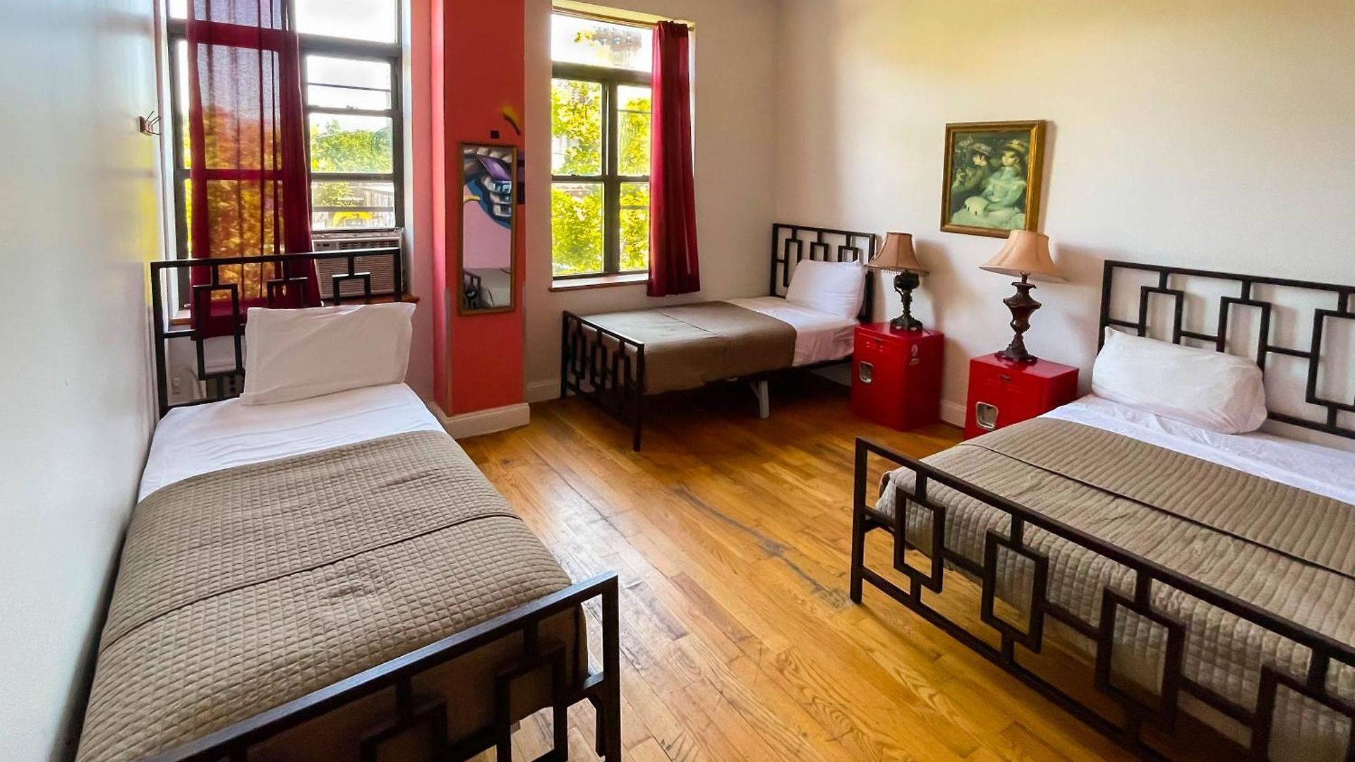 Ny Moore Hostel New York
