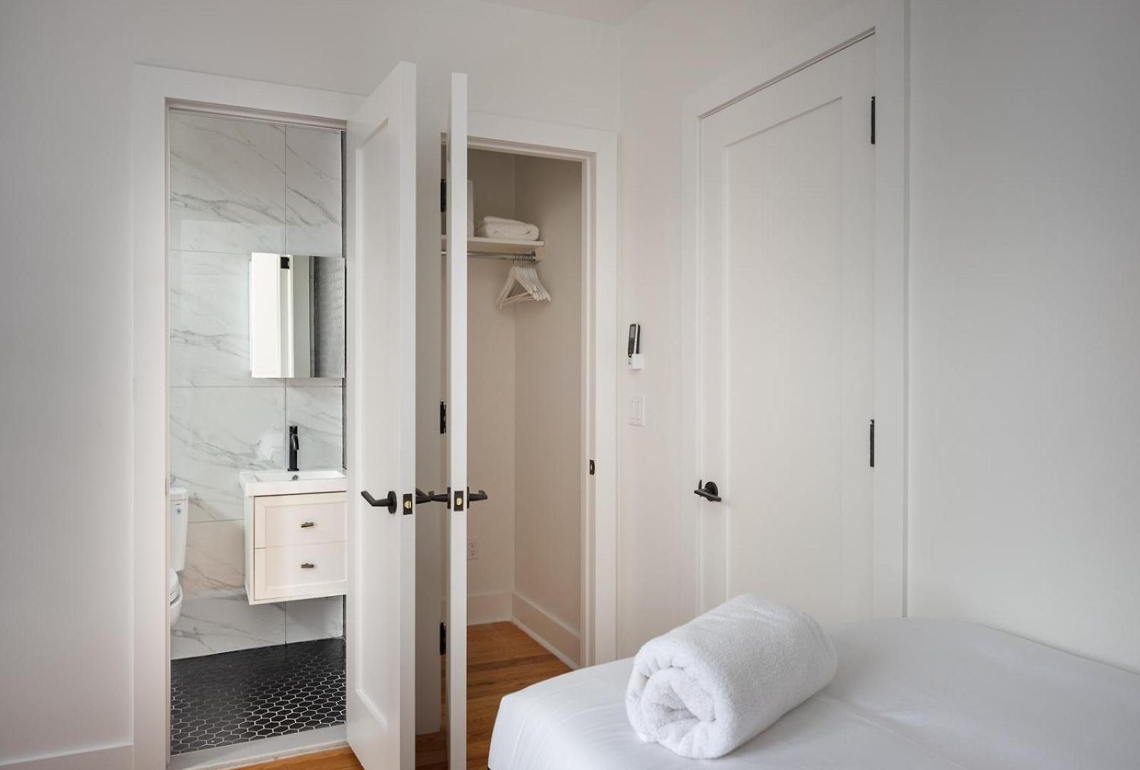 Apartment Three Bedroom Brooklynite Condo-hotel Suite! New York