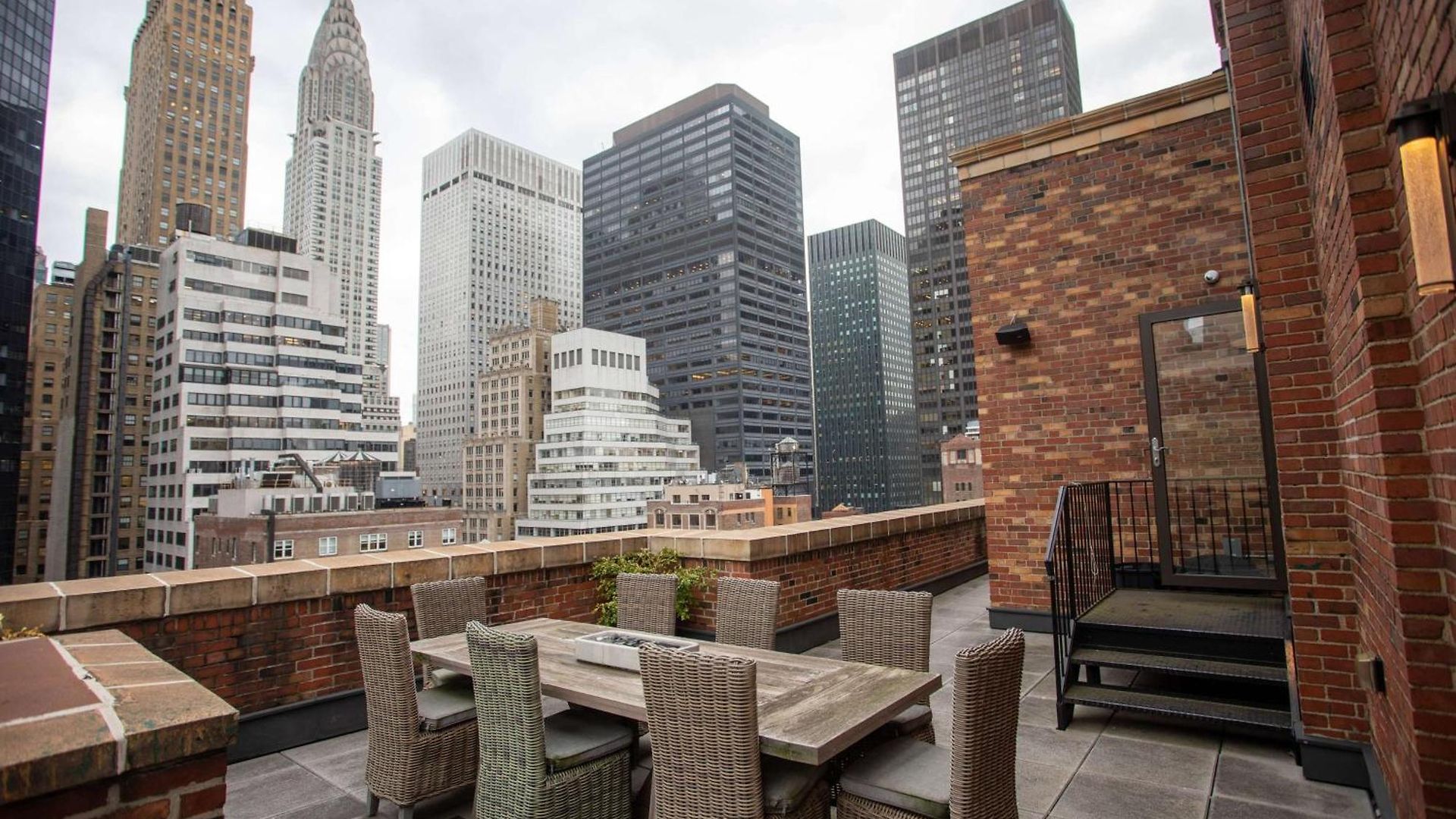 Lexington Plaza