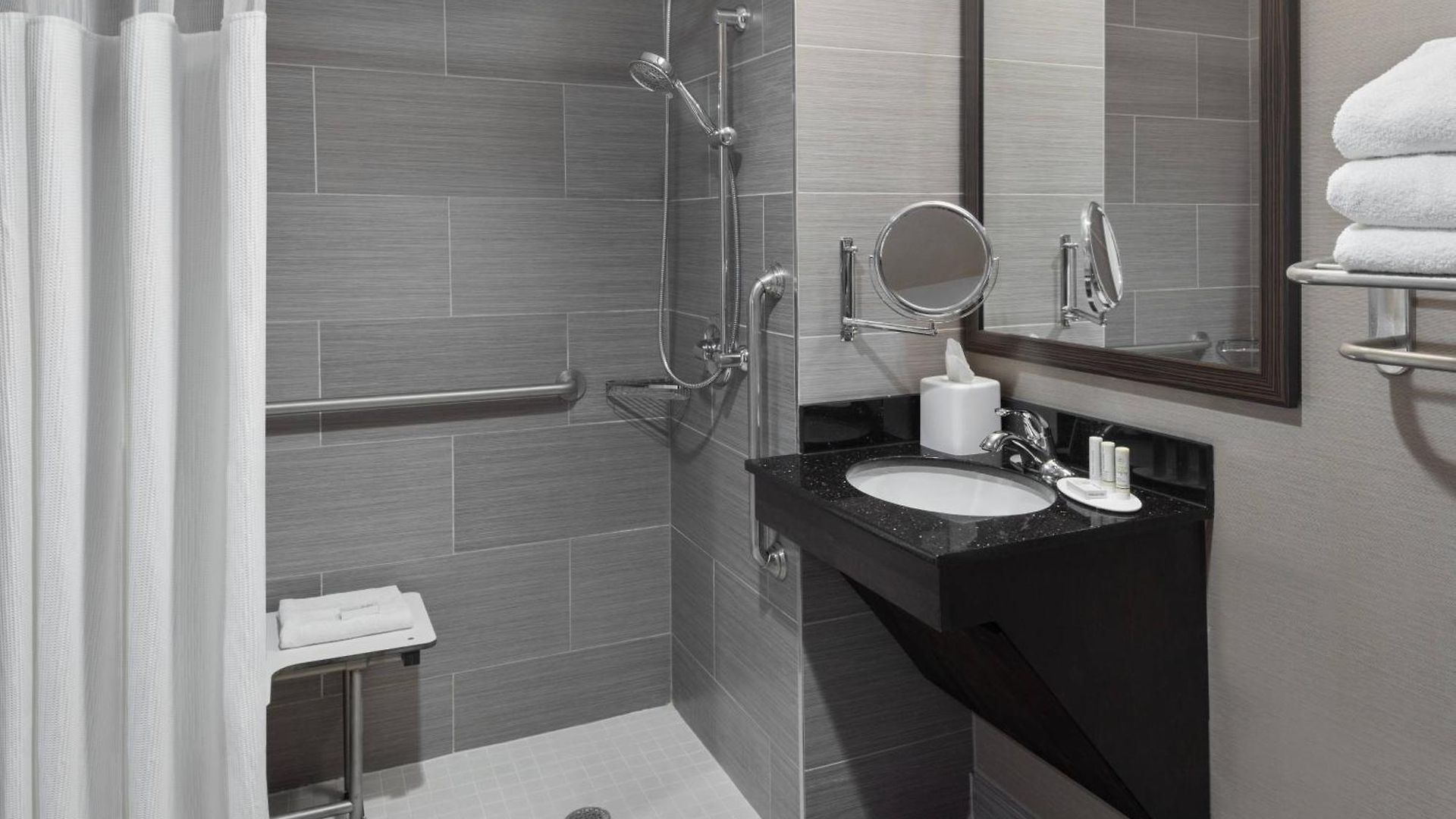 Hotel Fairfield & By Marriott Staten Island New York
