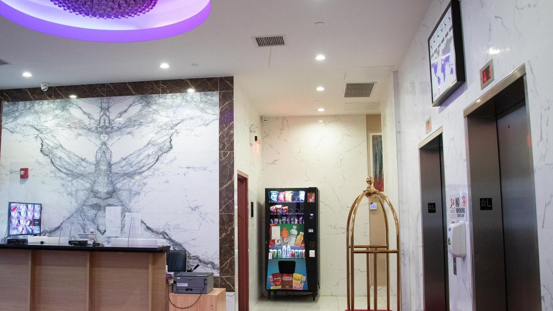 Lic Plaza Hotel