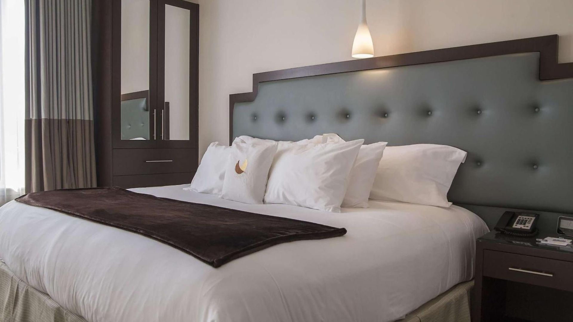 Aura Brooklyn Hotel 4*