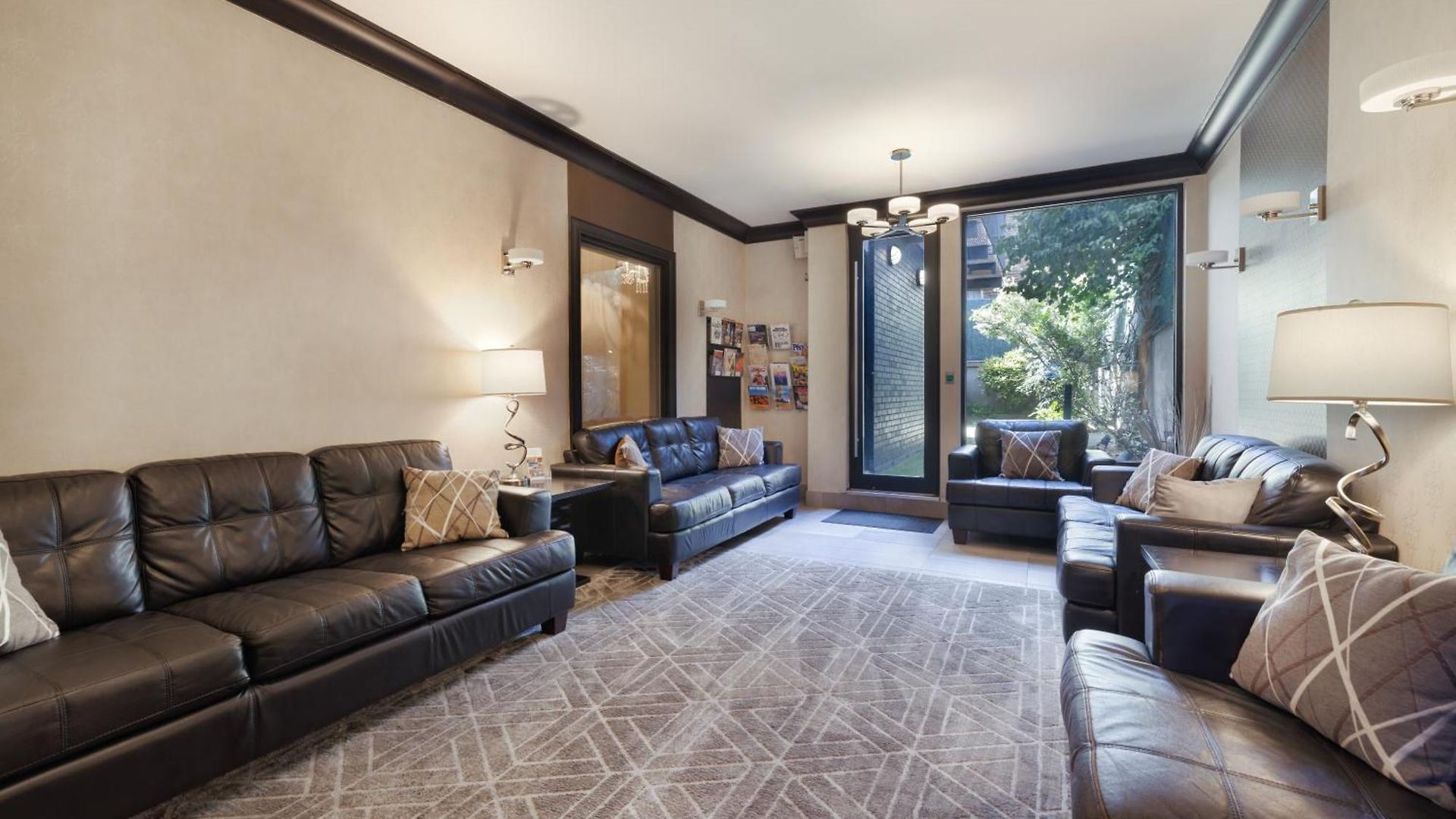 Aura Brooklyn Hotel 4*