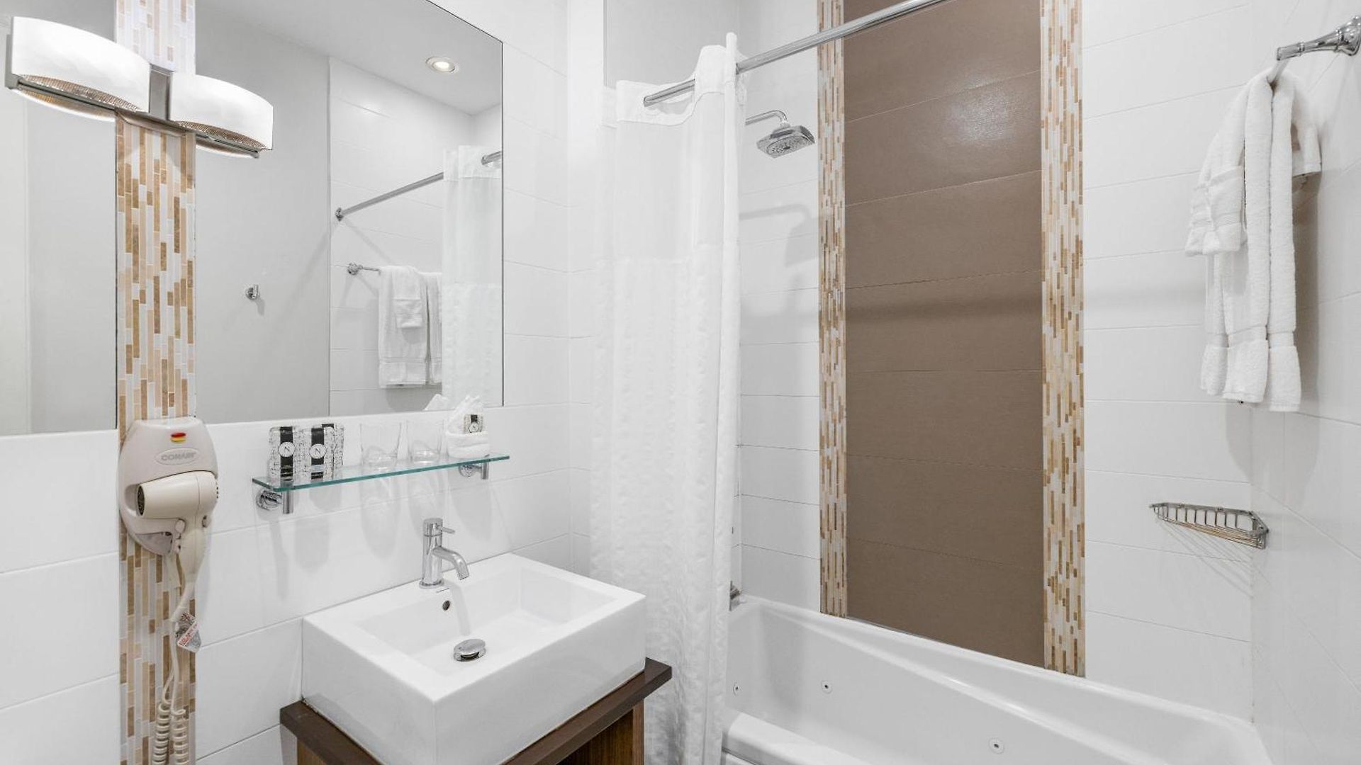 Aura Brooklyn Hotel