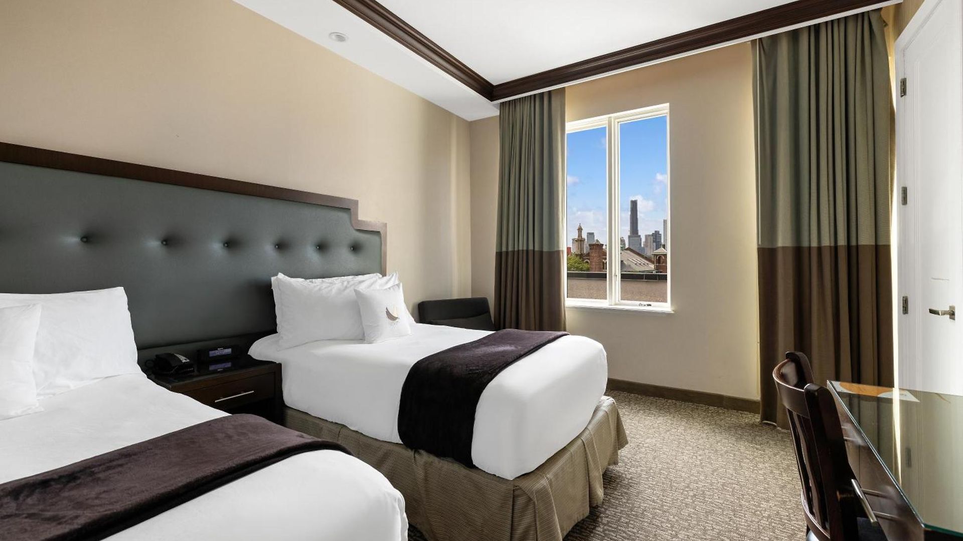 Aura Brooklyn Hotel 4*