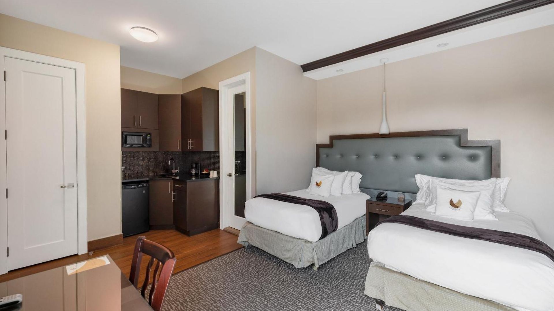 Aura Brooklyn Hotel 4*