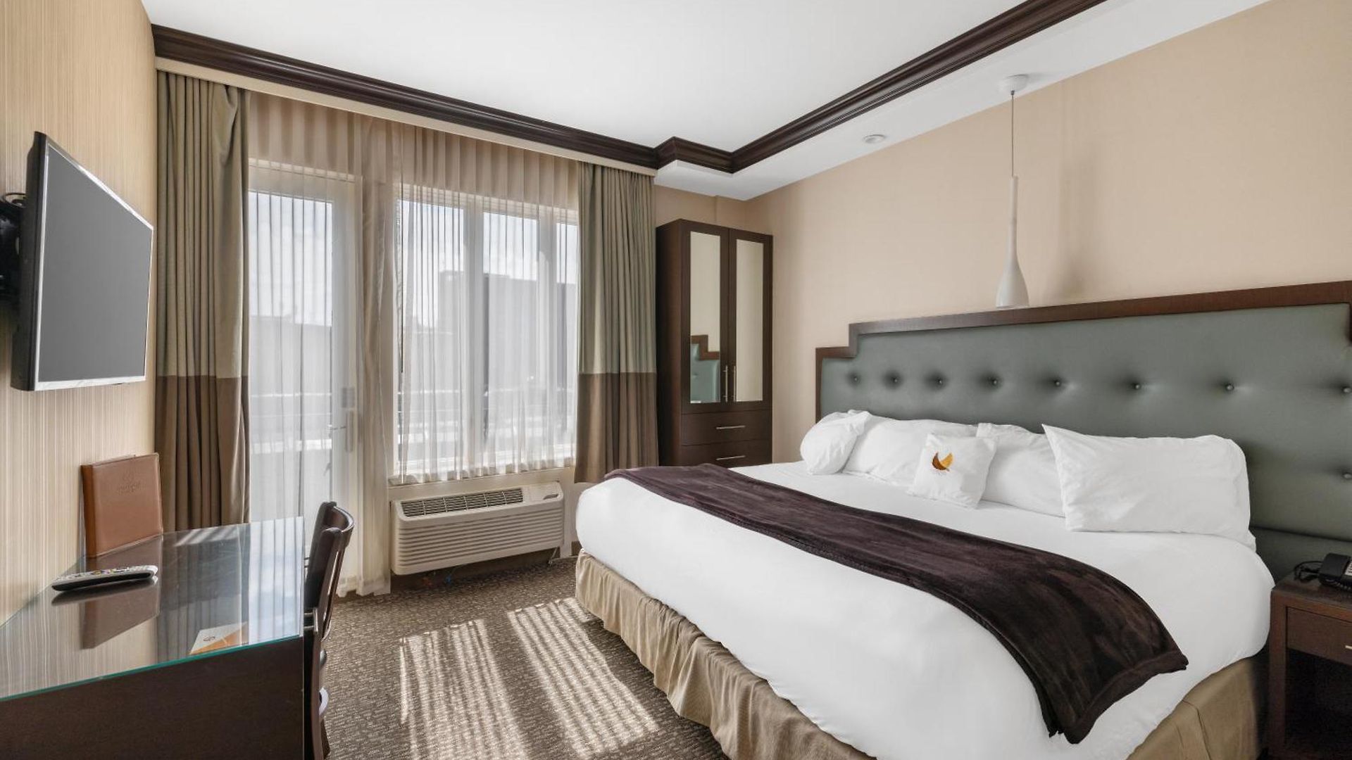 Hotel Aura Brooklyn New York