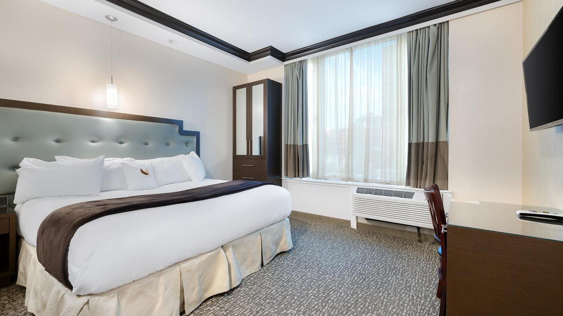 Aura Brooklyn 4* New York