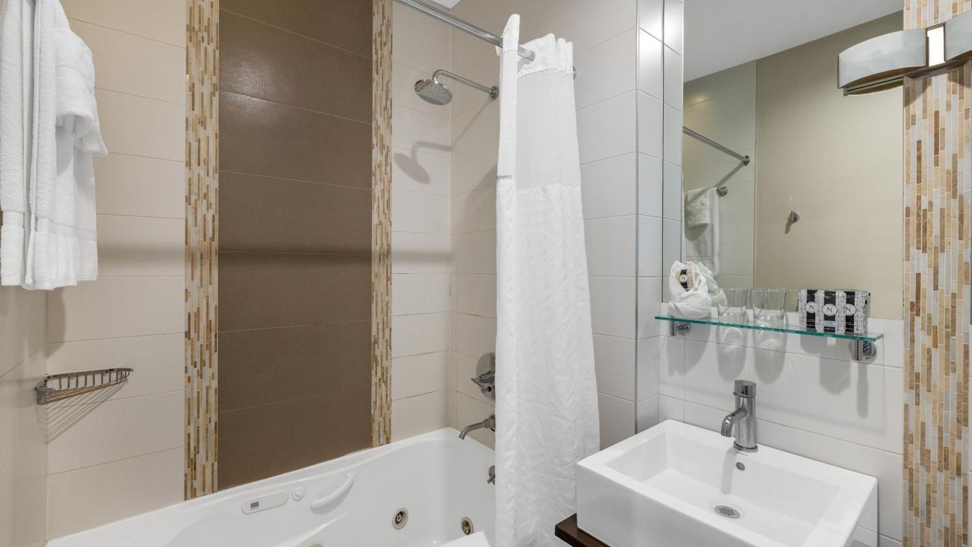 Aura Brooklyn Hotel 4*