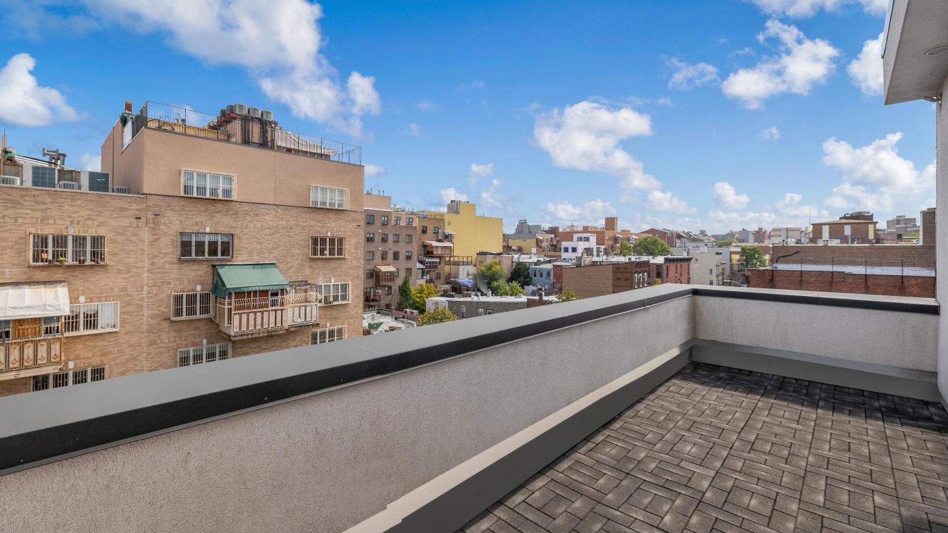 Hotel Aura Brooklyn 4*