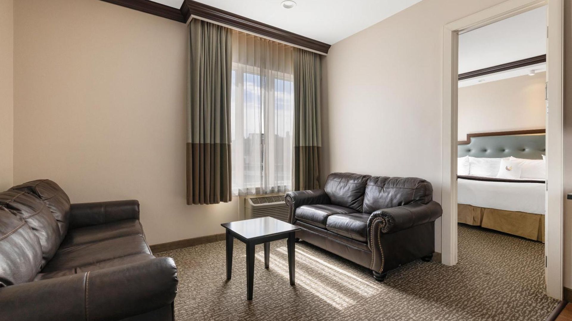 Hotel Aura Brooklyn