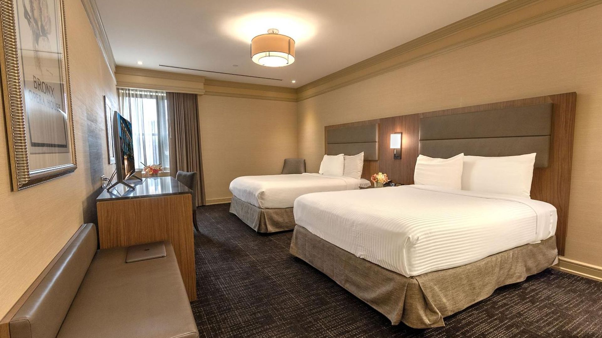 Opera House Hotel 3*