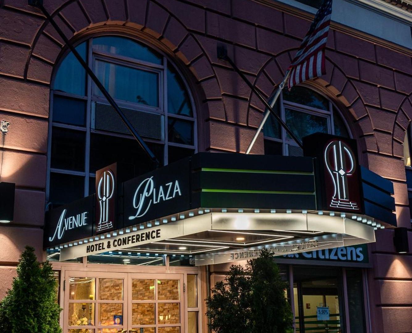 The Avenue Plaza