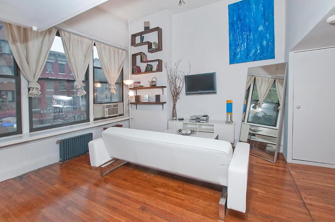 Luxury Next To Times Square Apartment
