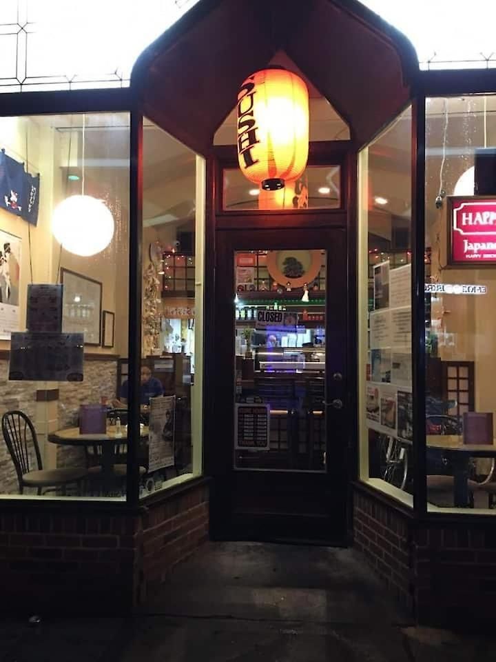 Cozy At The Heart Of Jackson Heights New York