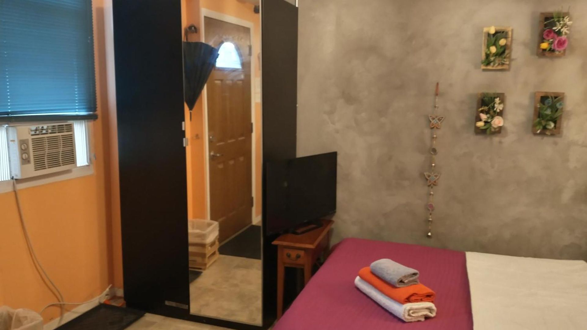 Cozy At The Heart Of Jackson Heights