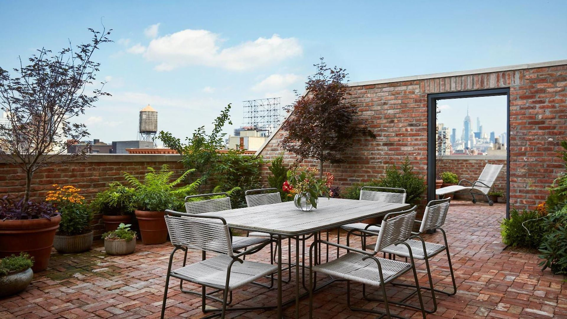 Nine Orchard Hotel 4*