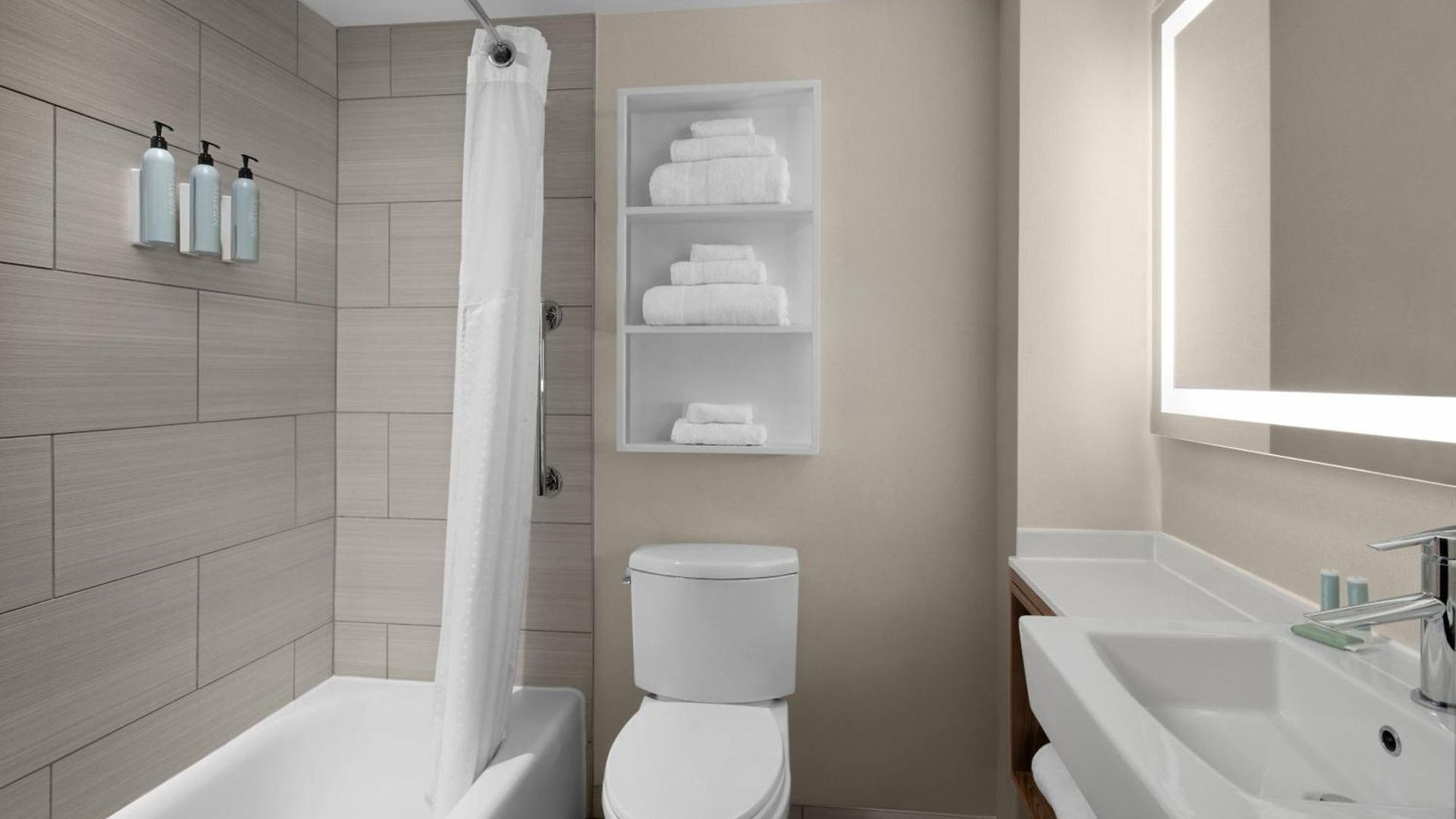 Courtyard By Marriott World Trade Center Area Hotel 3*