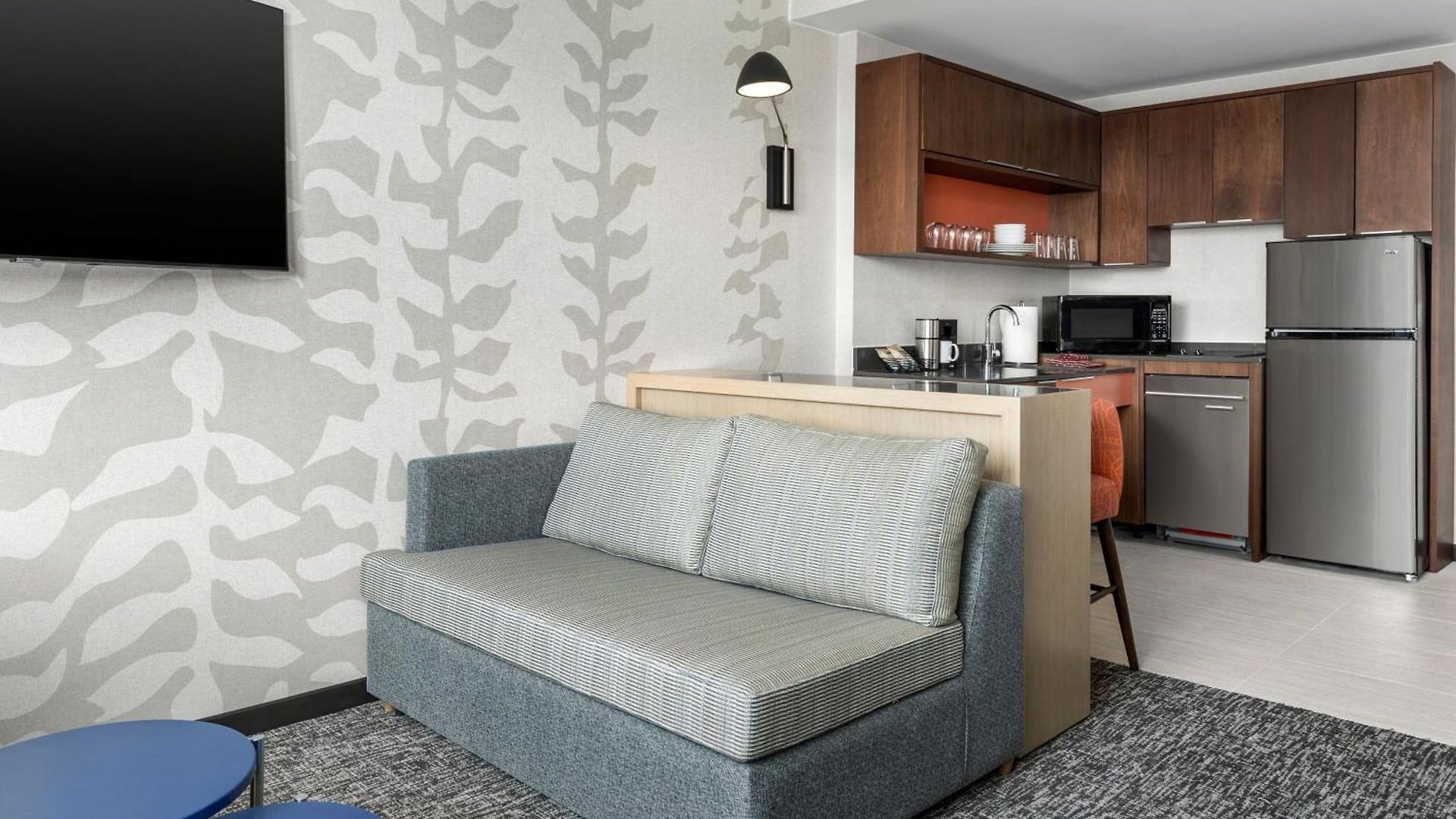 Hotel By Marriott Queens 3*