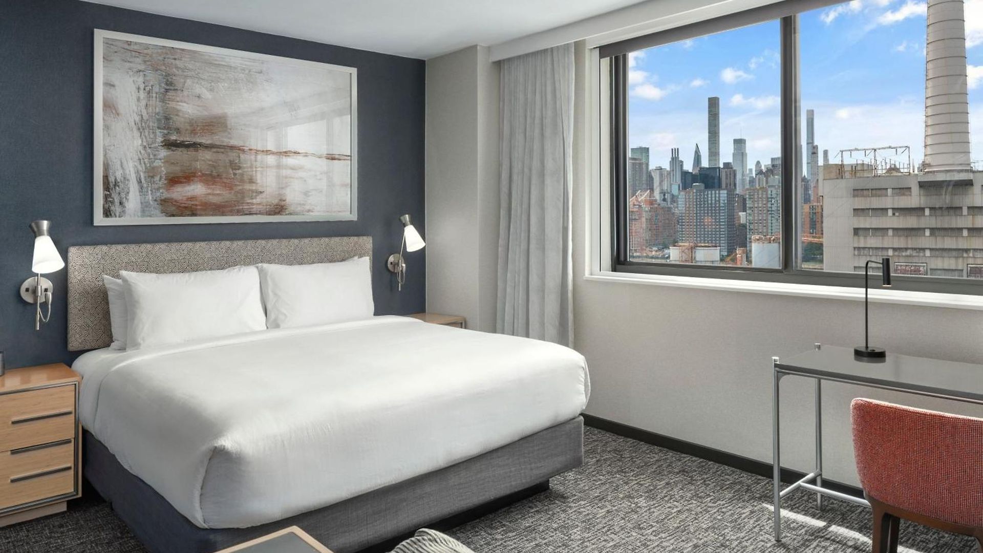 By Marriott Queens 3* New York