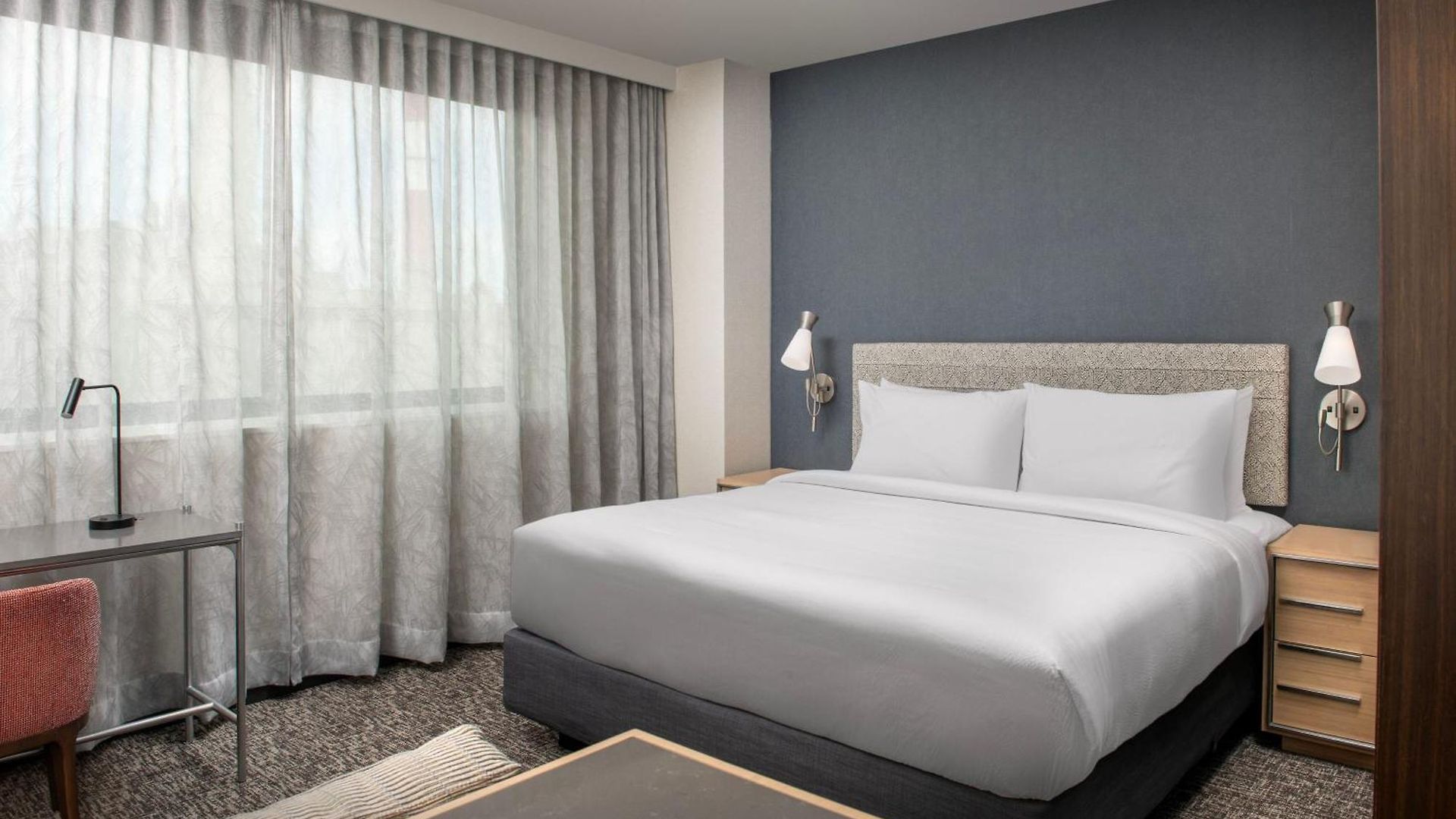By Marriott Queens Hotel New York