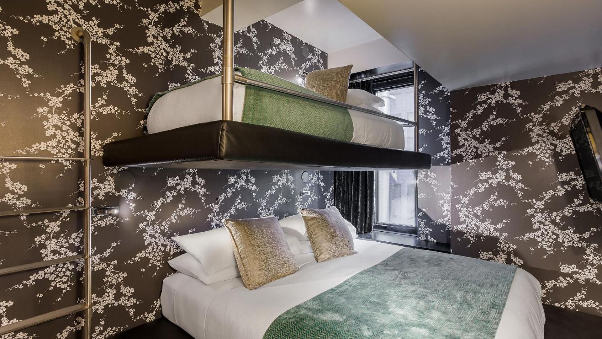 45 Times Square Hotel