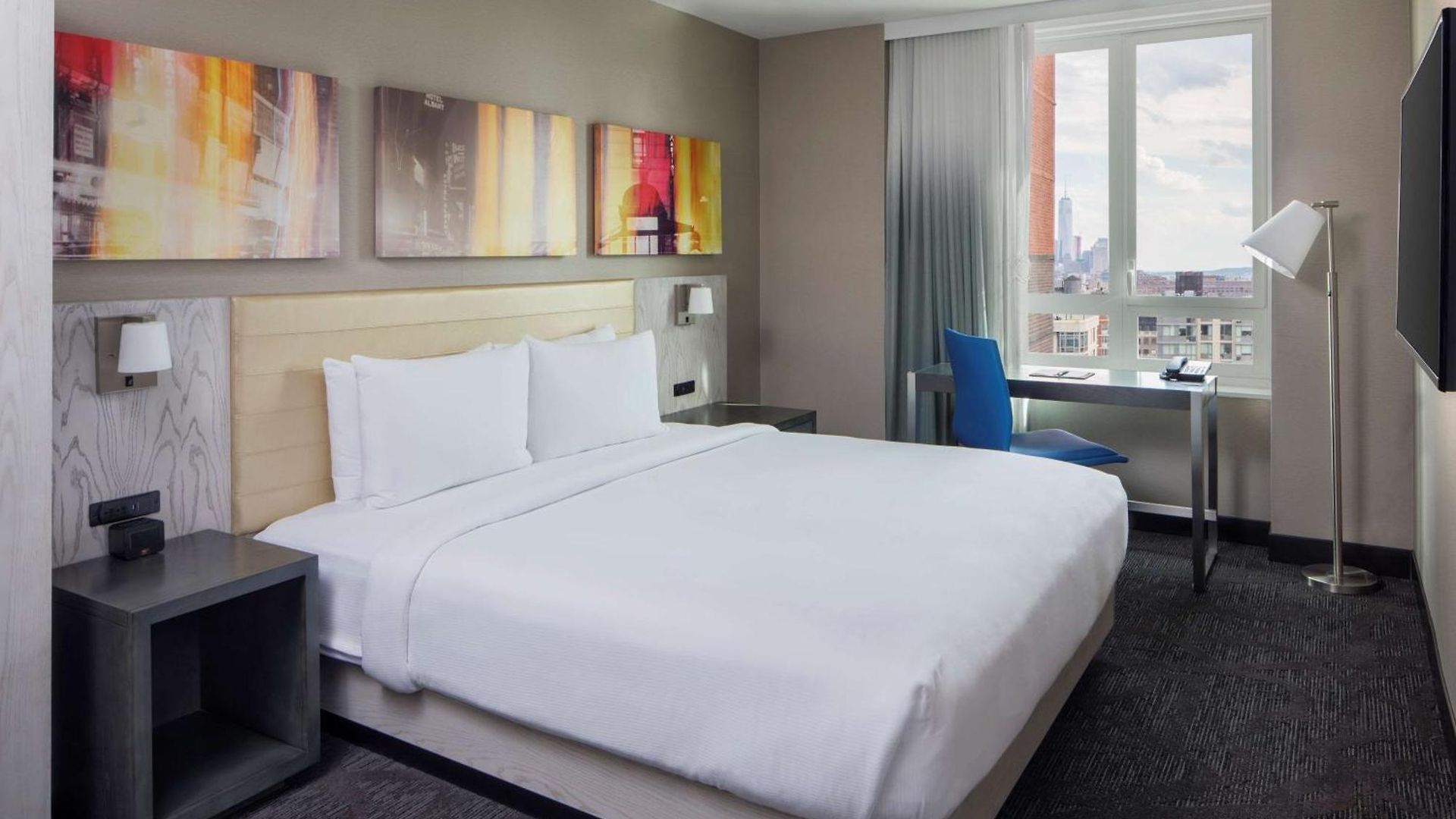Doubletree By Hilton New York Times Square West 4*