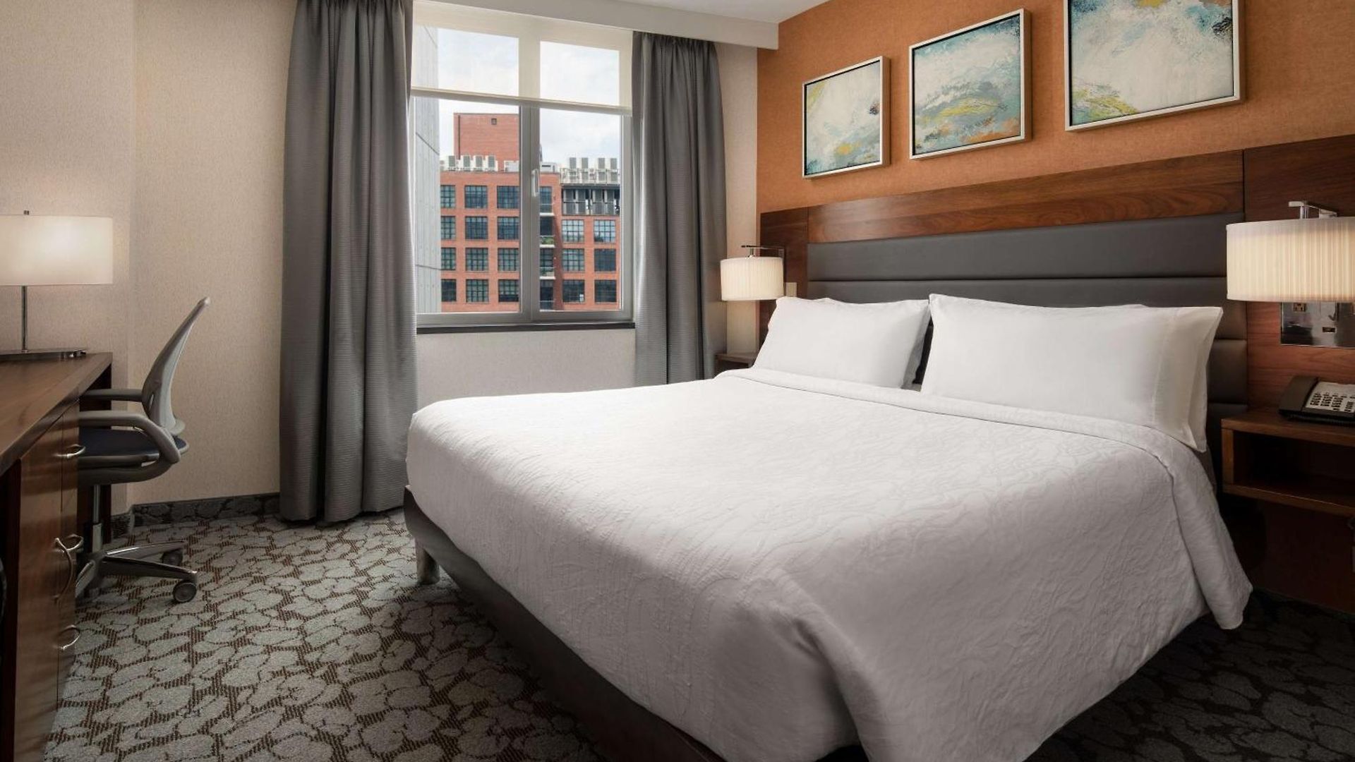 Hilton Garden Long Island 3*