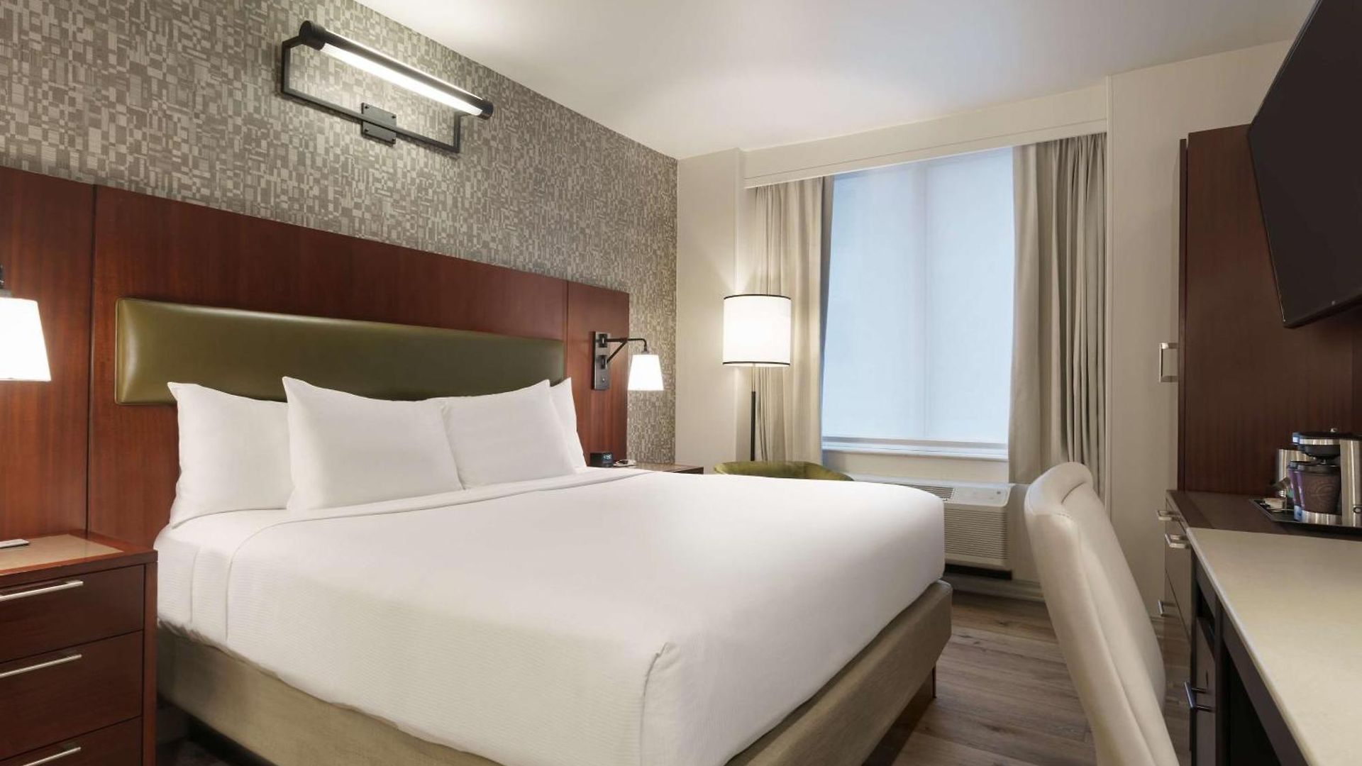 Hotel Doubletree By Hilton Downtown 4*