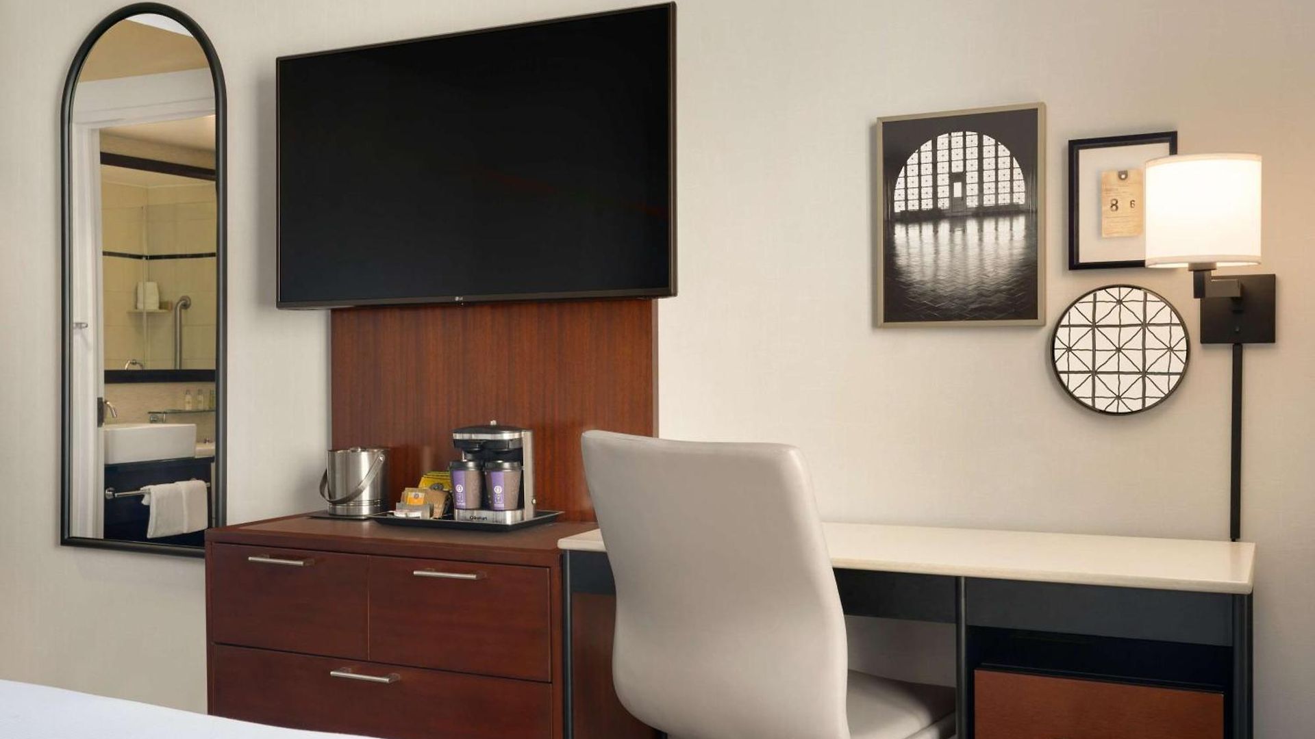 Doubletree By Hilton Downtown 4*