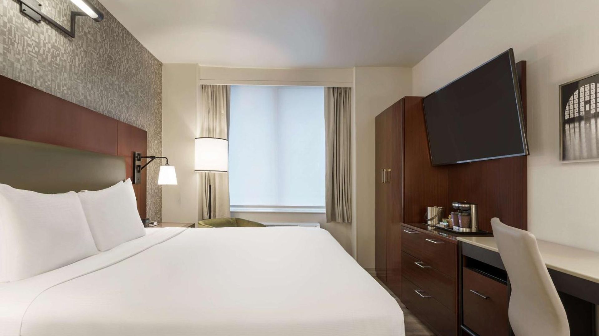 Hotel Doubletree By Hilton Downtown 4*