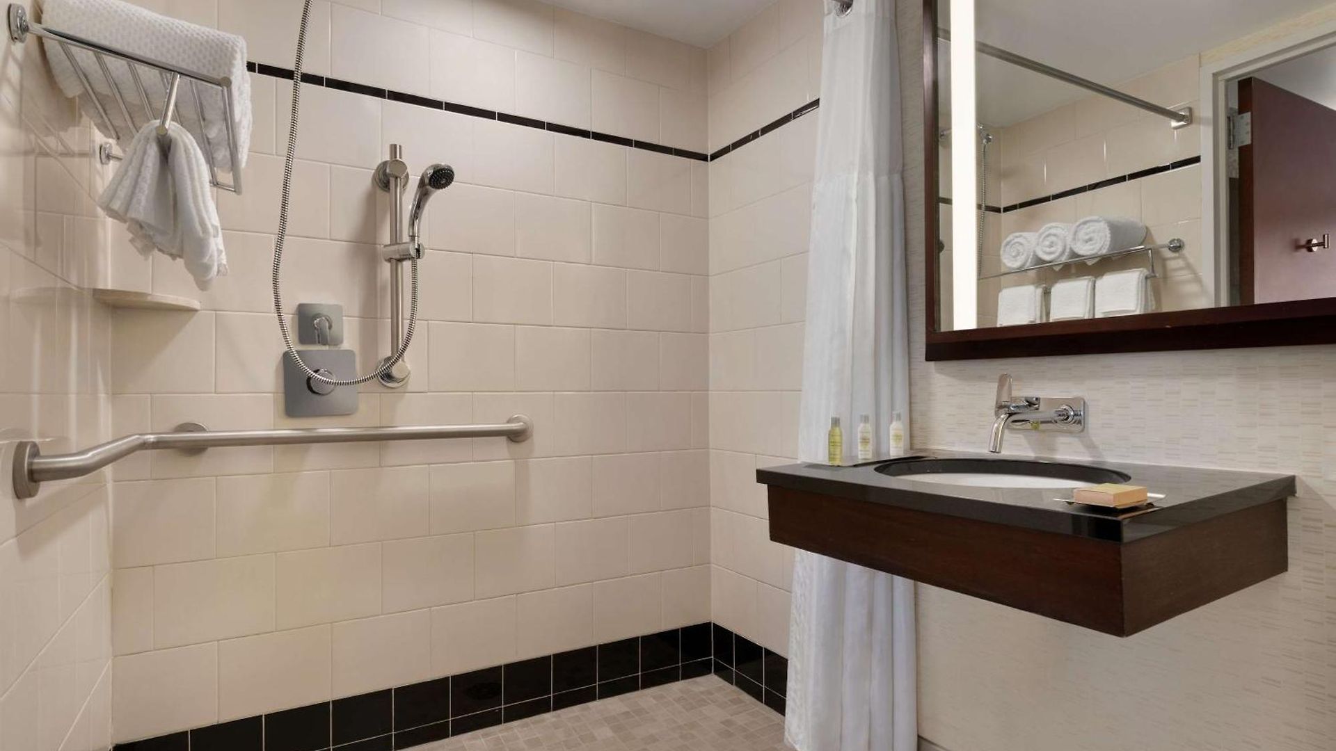 Doubletree By Hilton Downtown Hotel