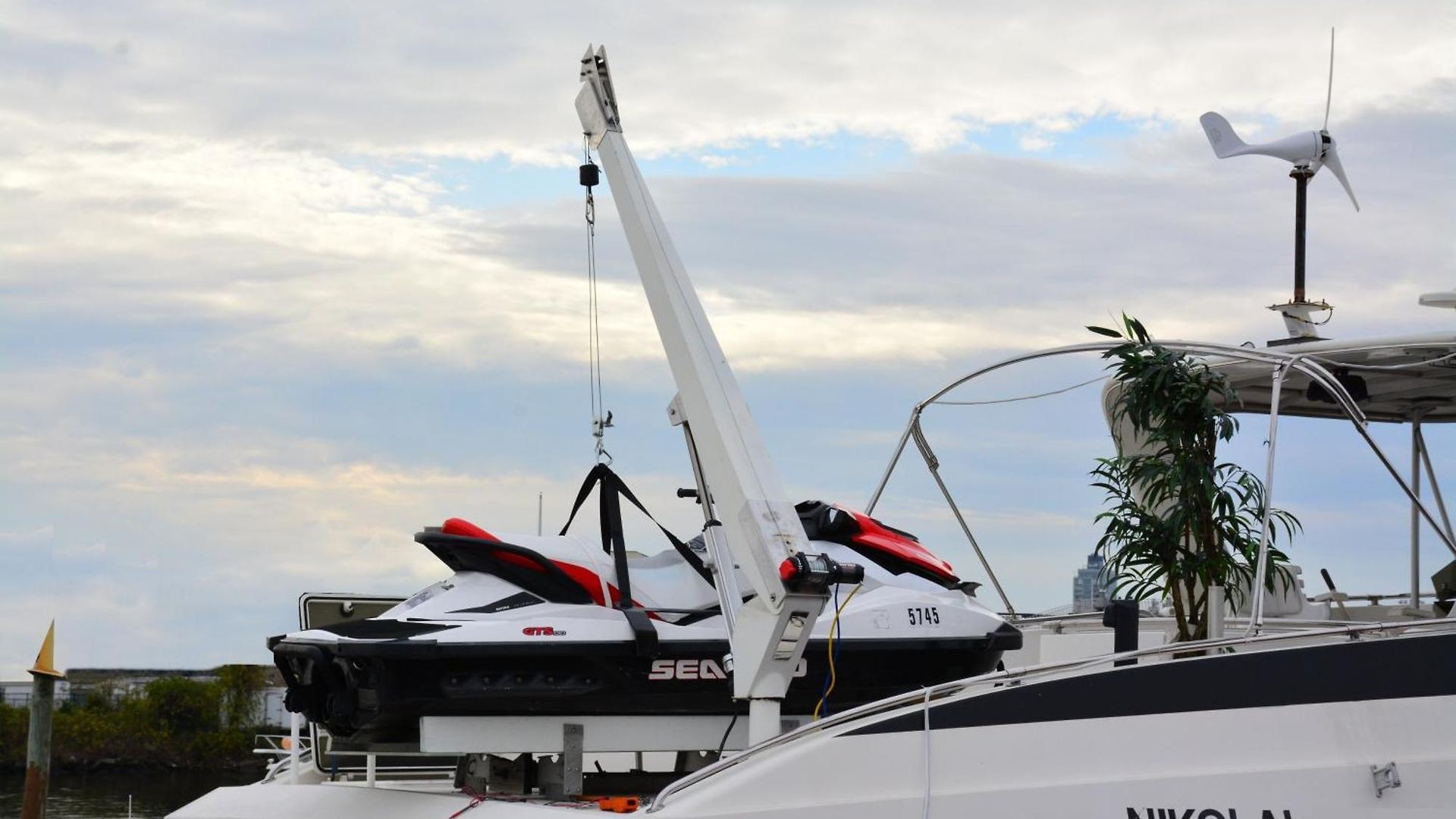 Cozy Ocean 3xdeck Yacht *