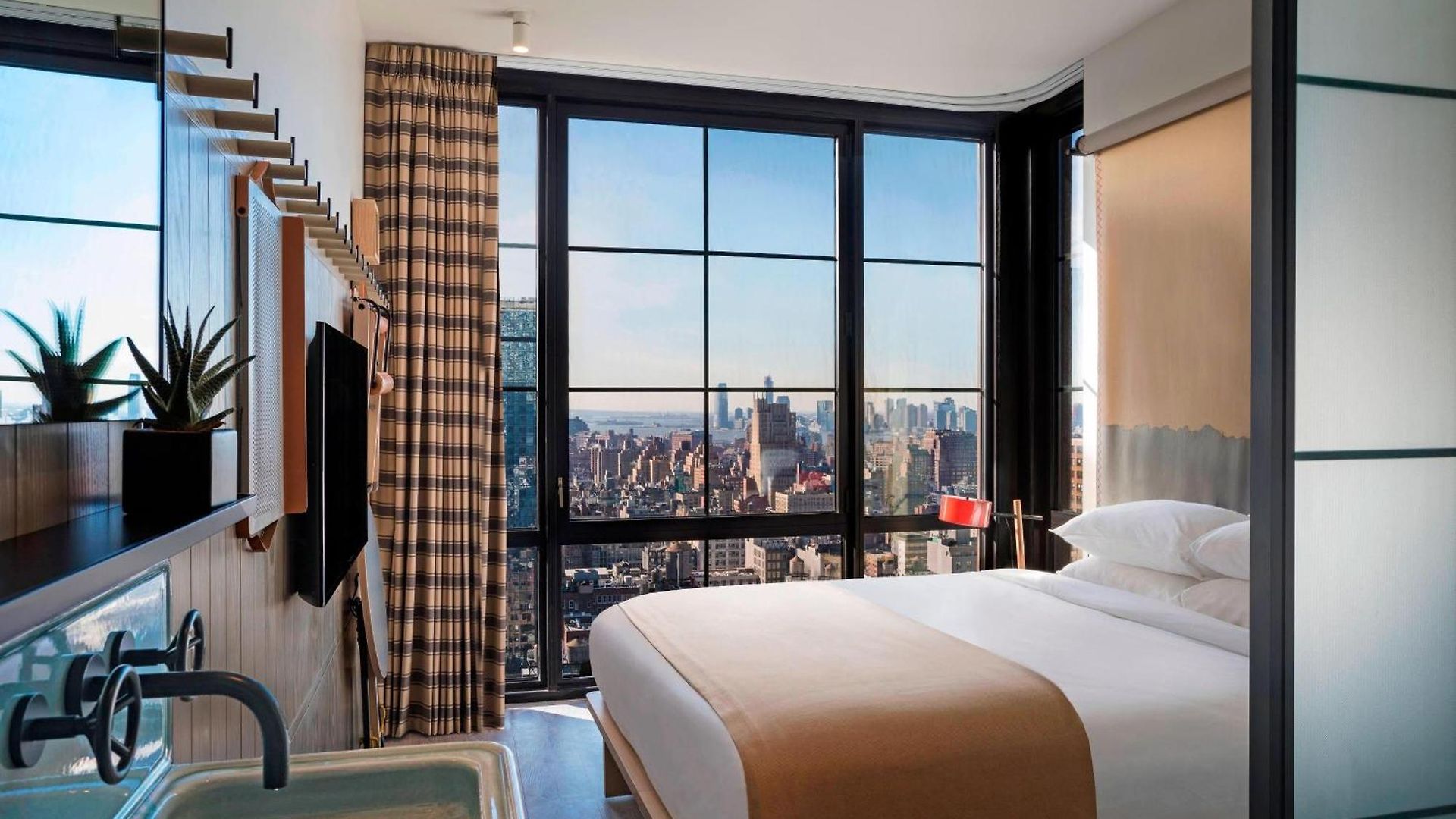 Moxy Nyc Chelsea Hotel