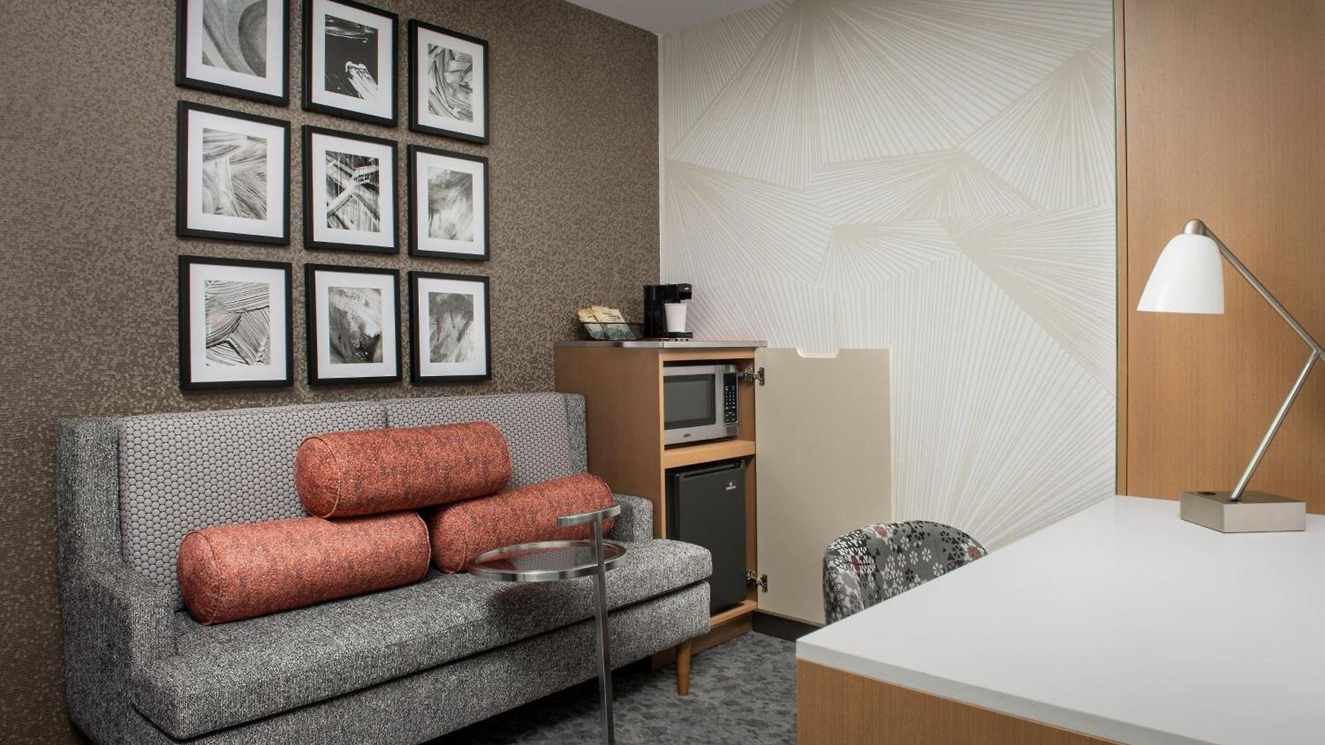 Hotel Springhill By Marriott Queens