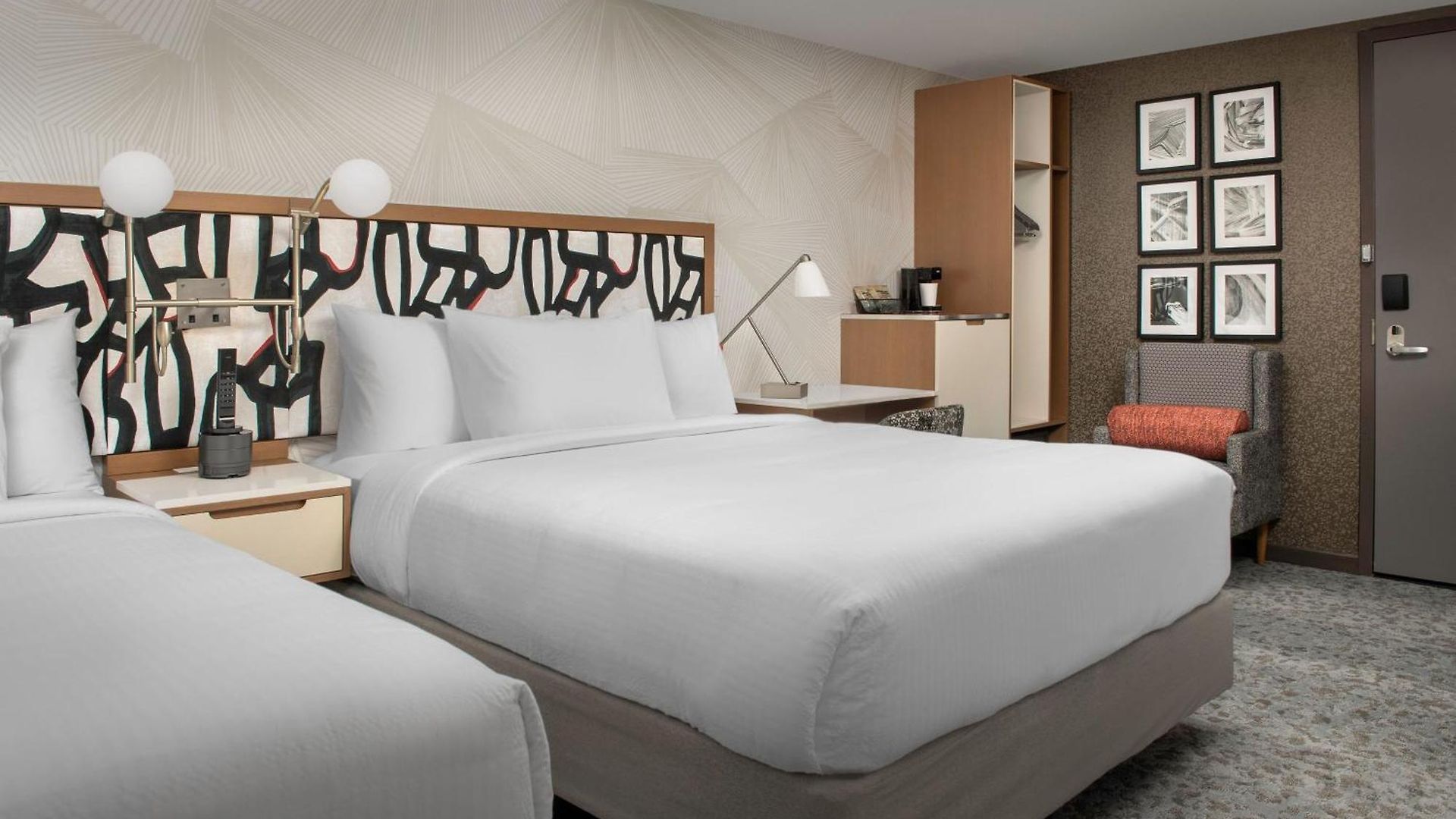 Springhill By Marriott Queens Hotel