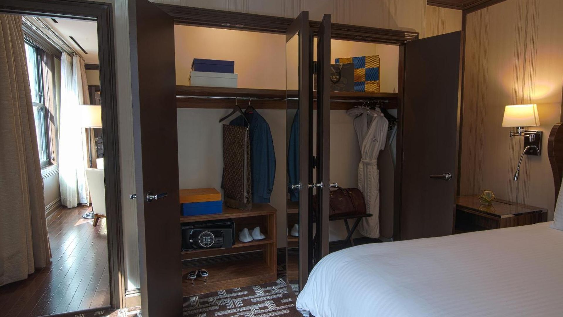 The Iroquois Times Square, A Small Luxury Hotel 5*