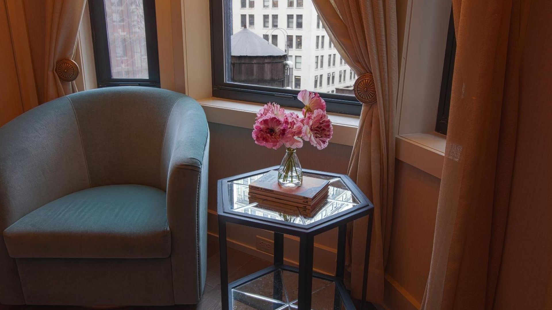 Hotel The Evelyn Nomad 5*