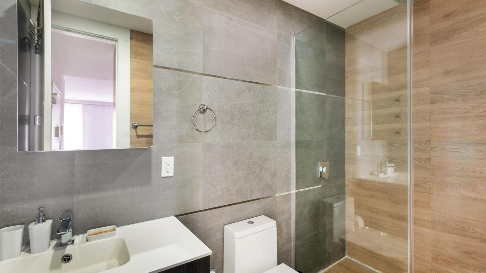 1597-7 Luxury Upper East W&d In Unit Apartment