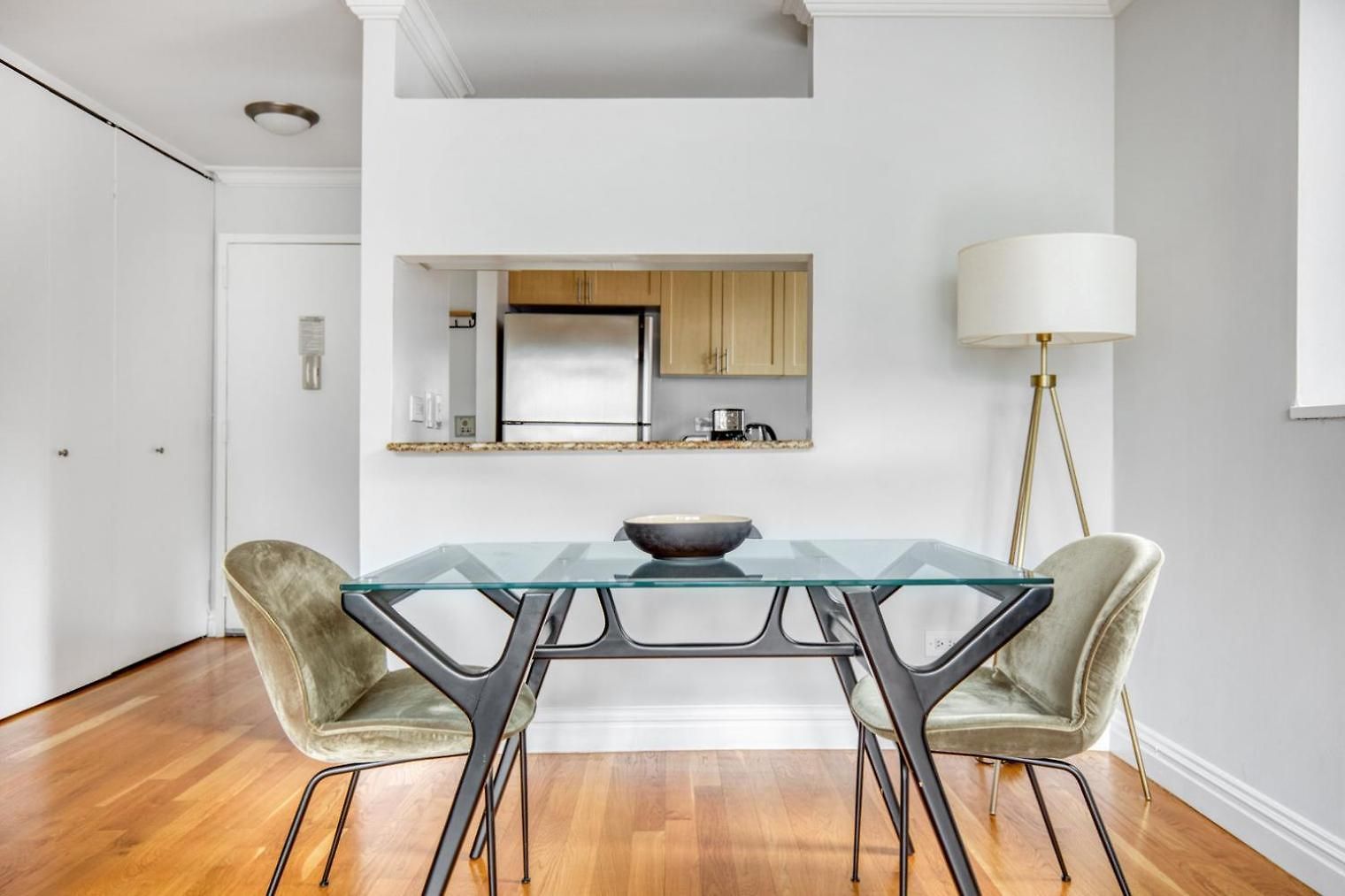 Midtown 1br W Dm Elevator Gym Nr Times Sq Nyc-799 *
