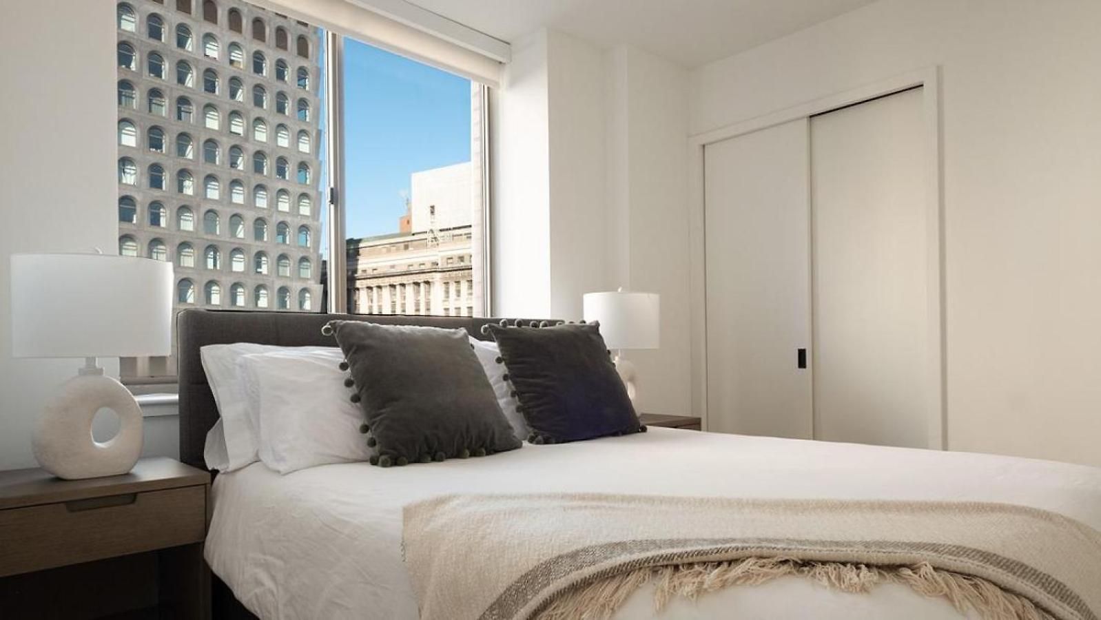 Landing Modern With Amazing Amenities