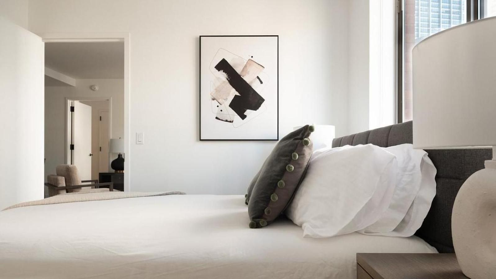 Landing Modern With Amazing Amenities *