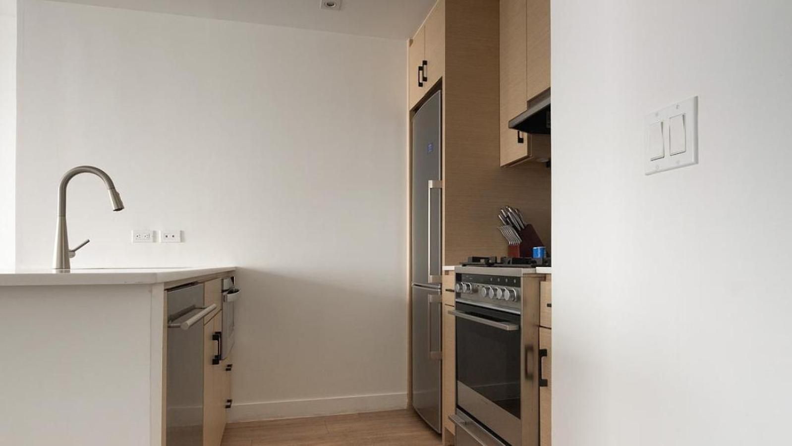 Landing Modern With Amazing Amenities Apartment *