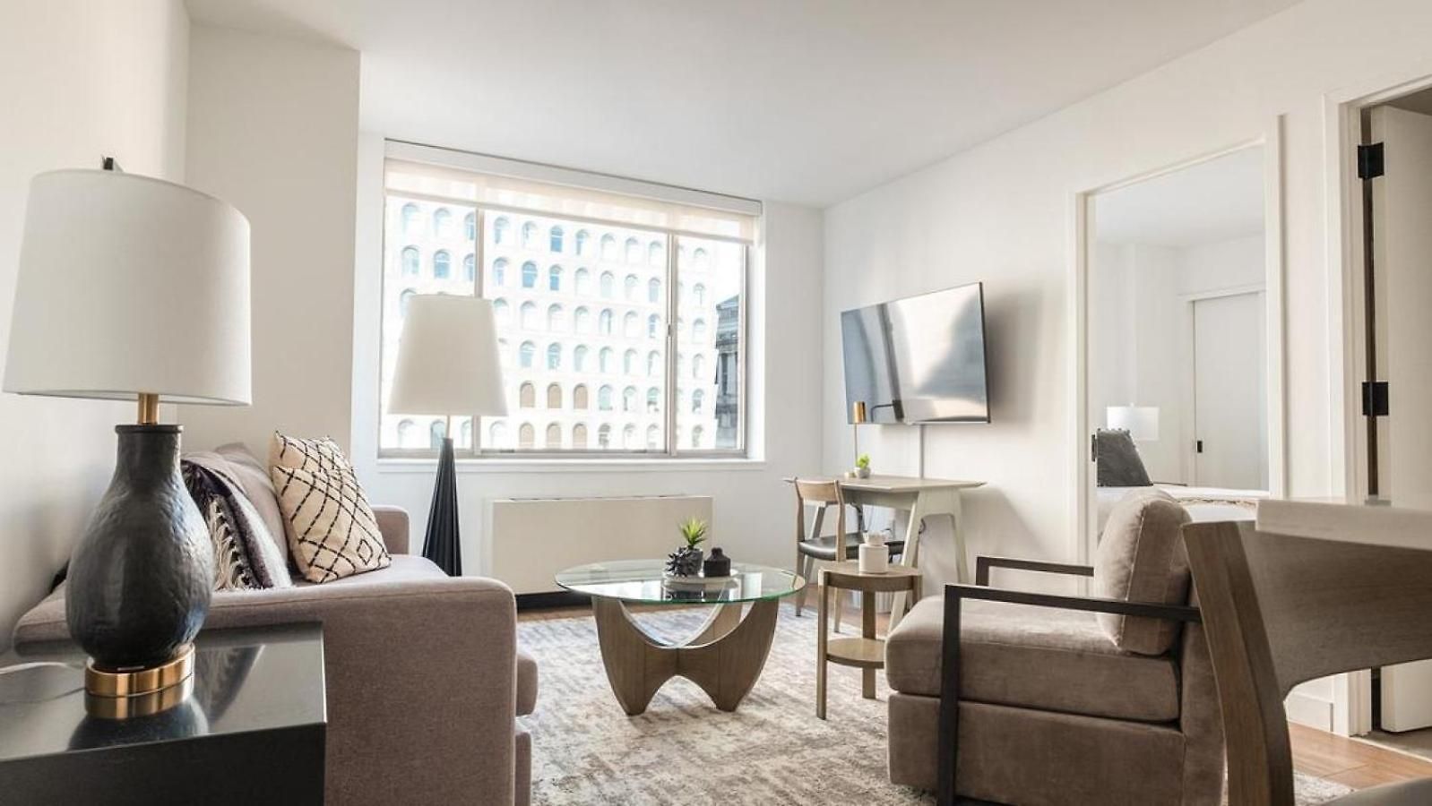 Apartment Landing Modern With Amazing Amenities *