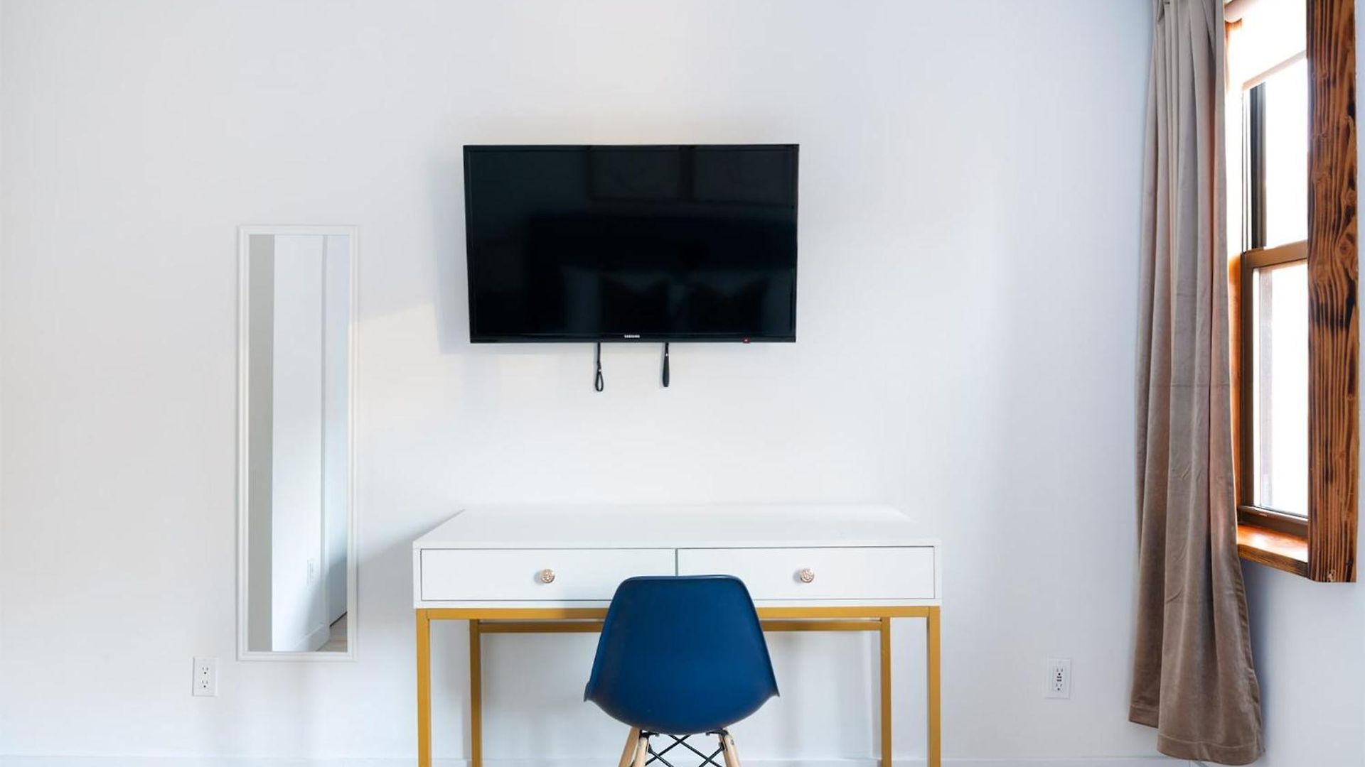 75-4b Duplex 3br Brand New W D Prime Ues *